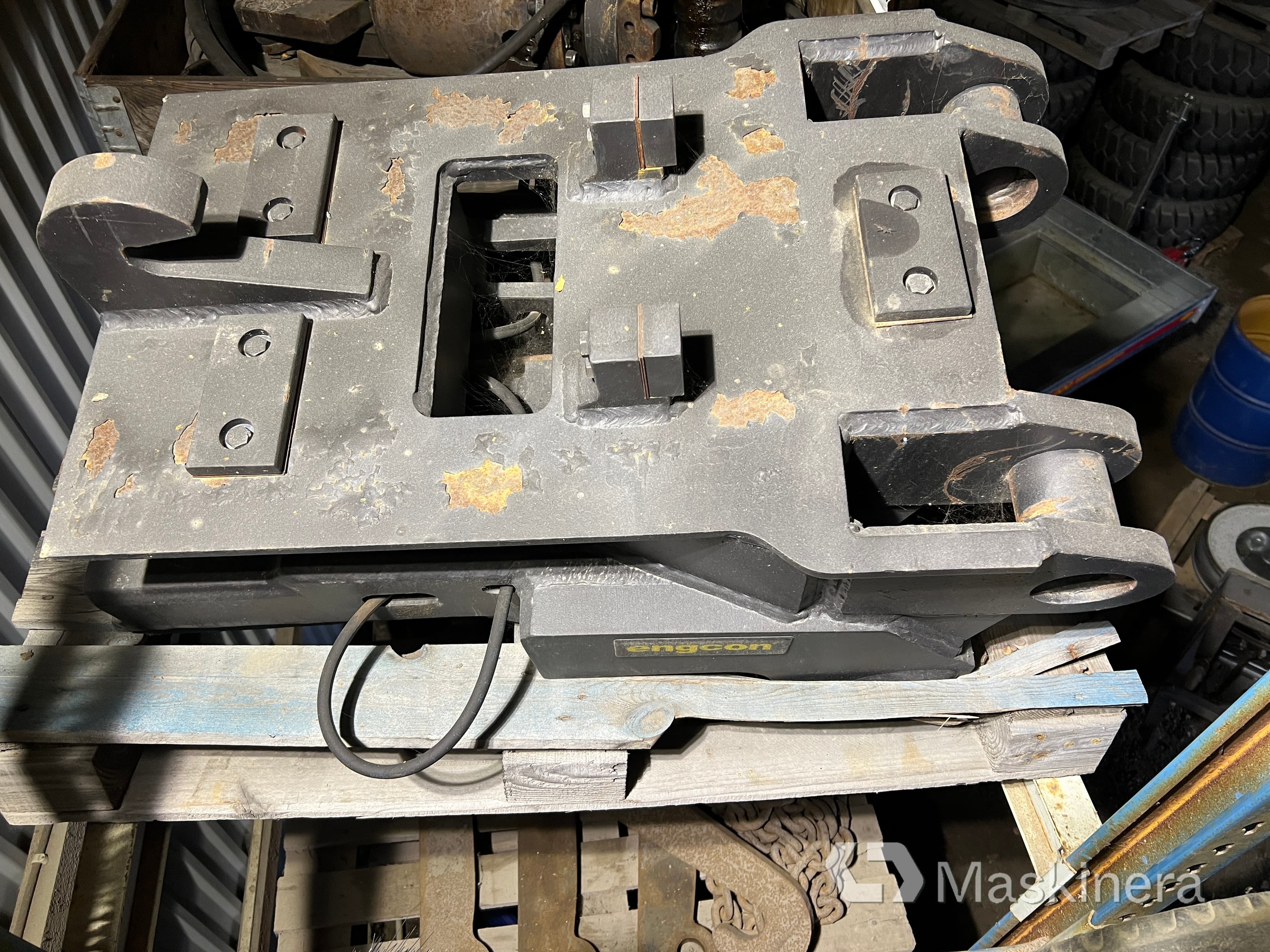 Engcon Adapter B27-B30