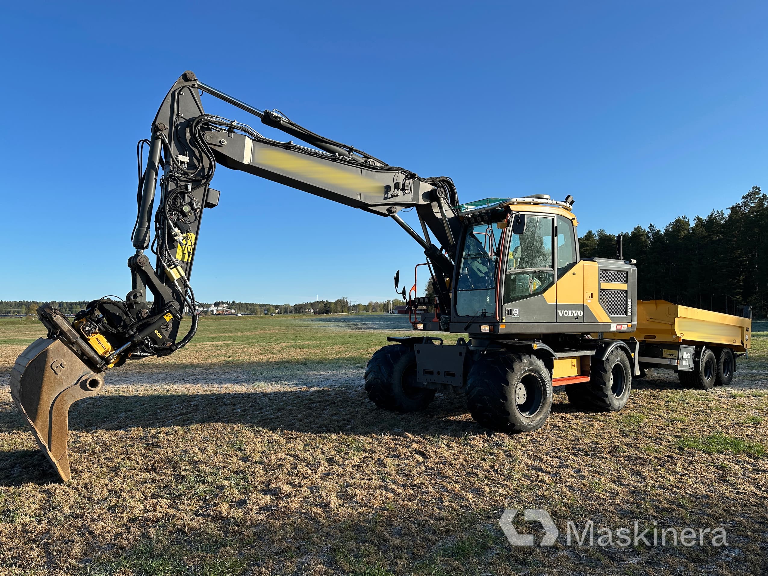 Hjulgrävare Volvo EW160E med vagn