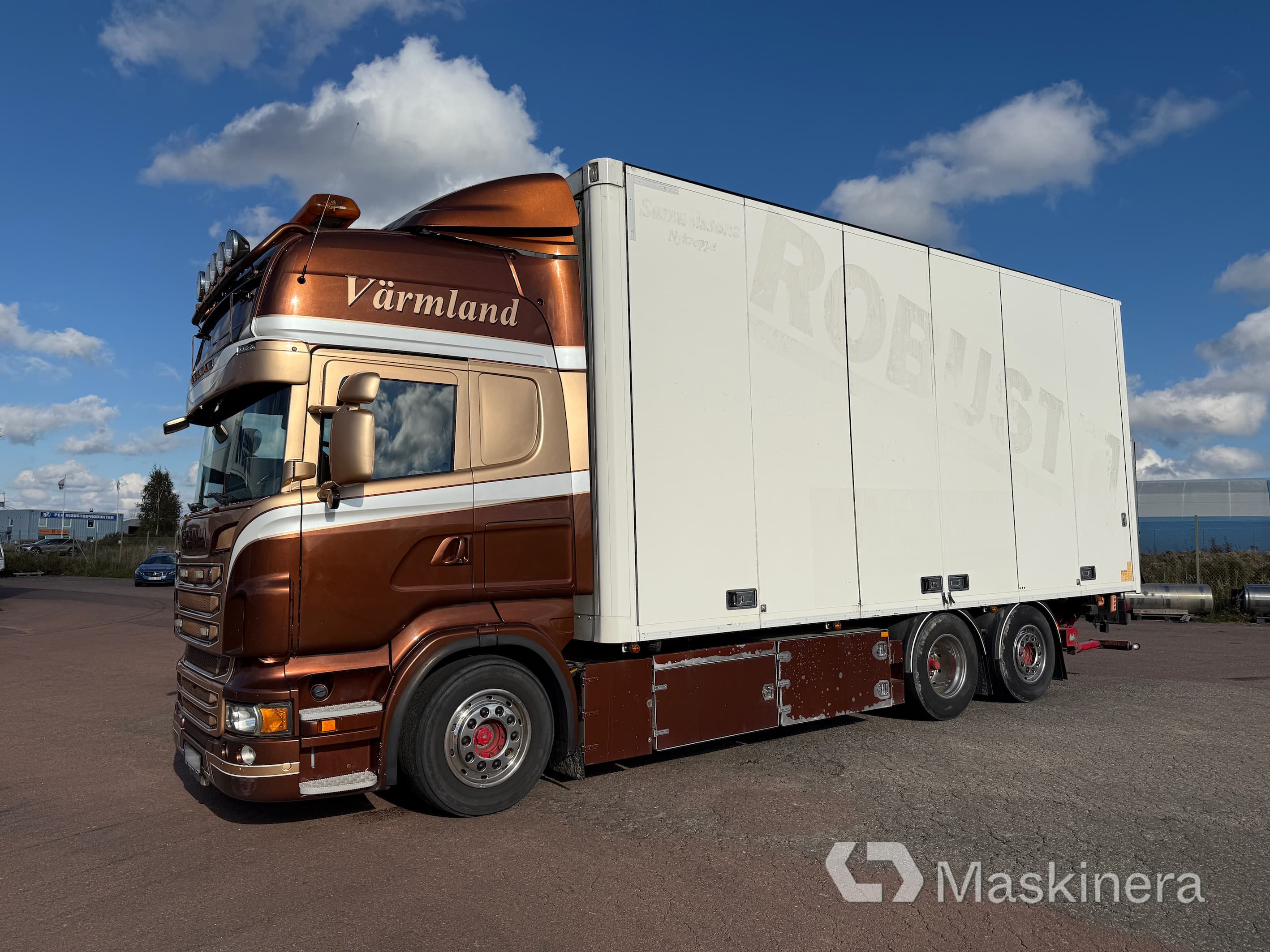 Skåpbil Scania R560
