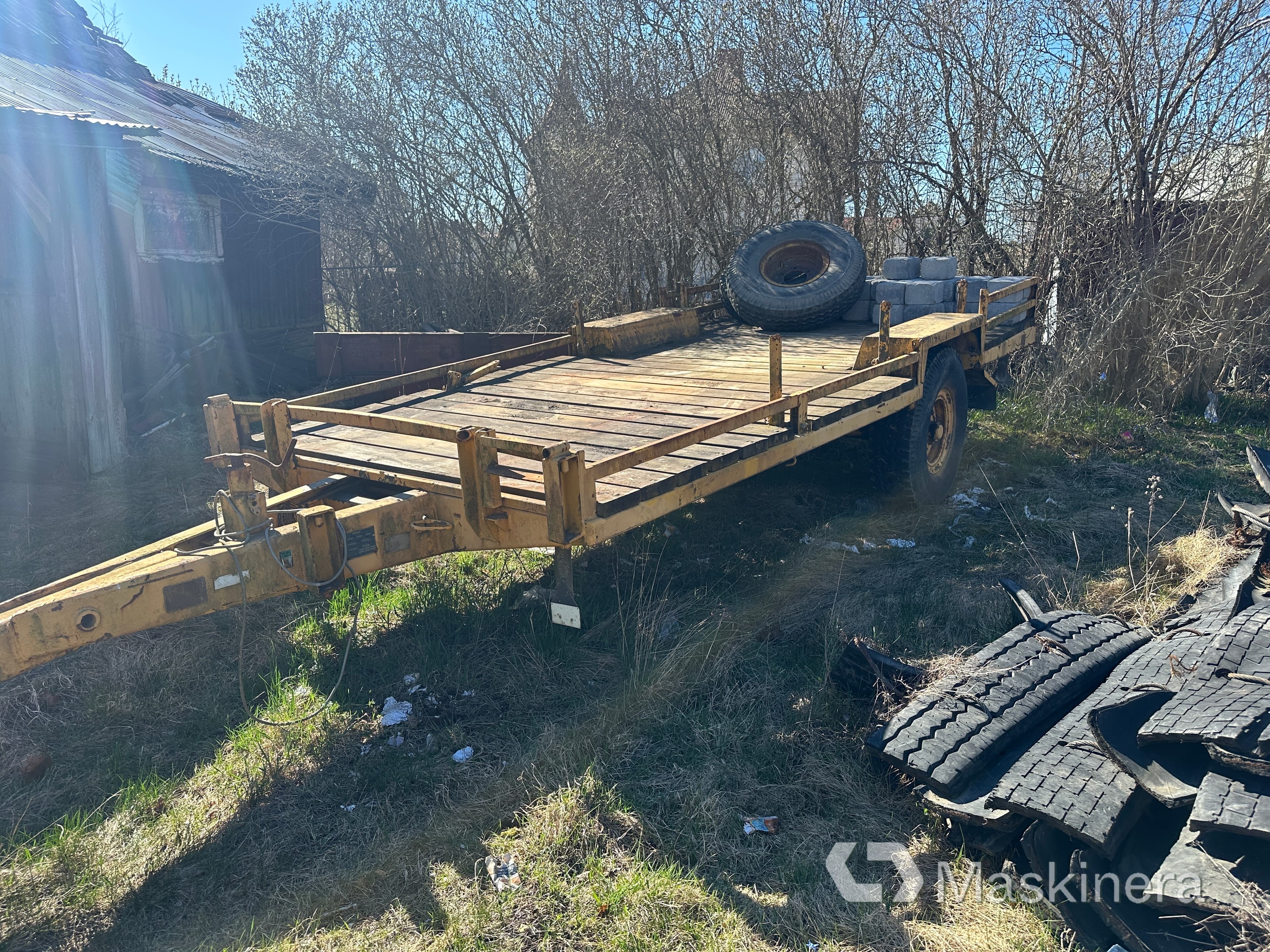 Traktorvagn / Militärvagn 