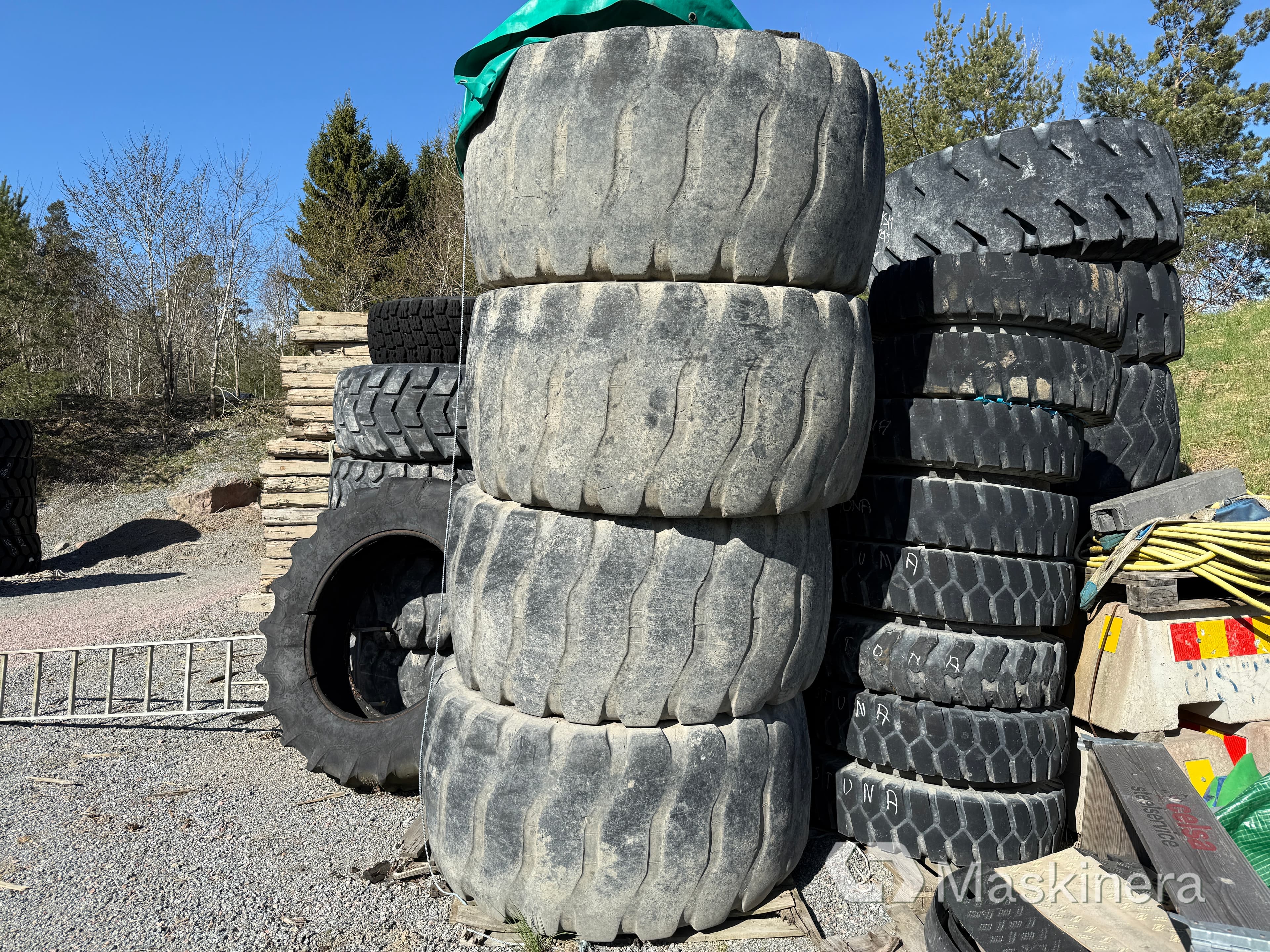 Entreprenaddäck 4st Bridgestone 30/65 R25