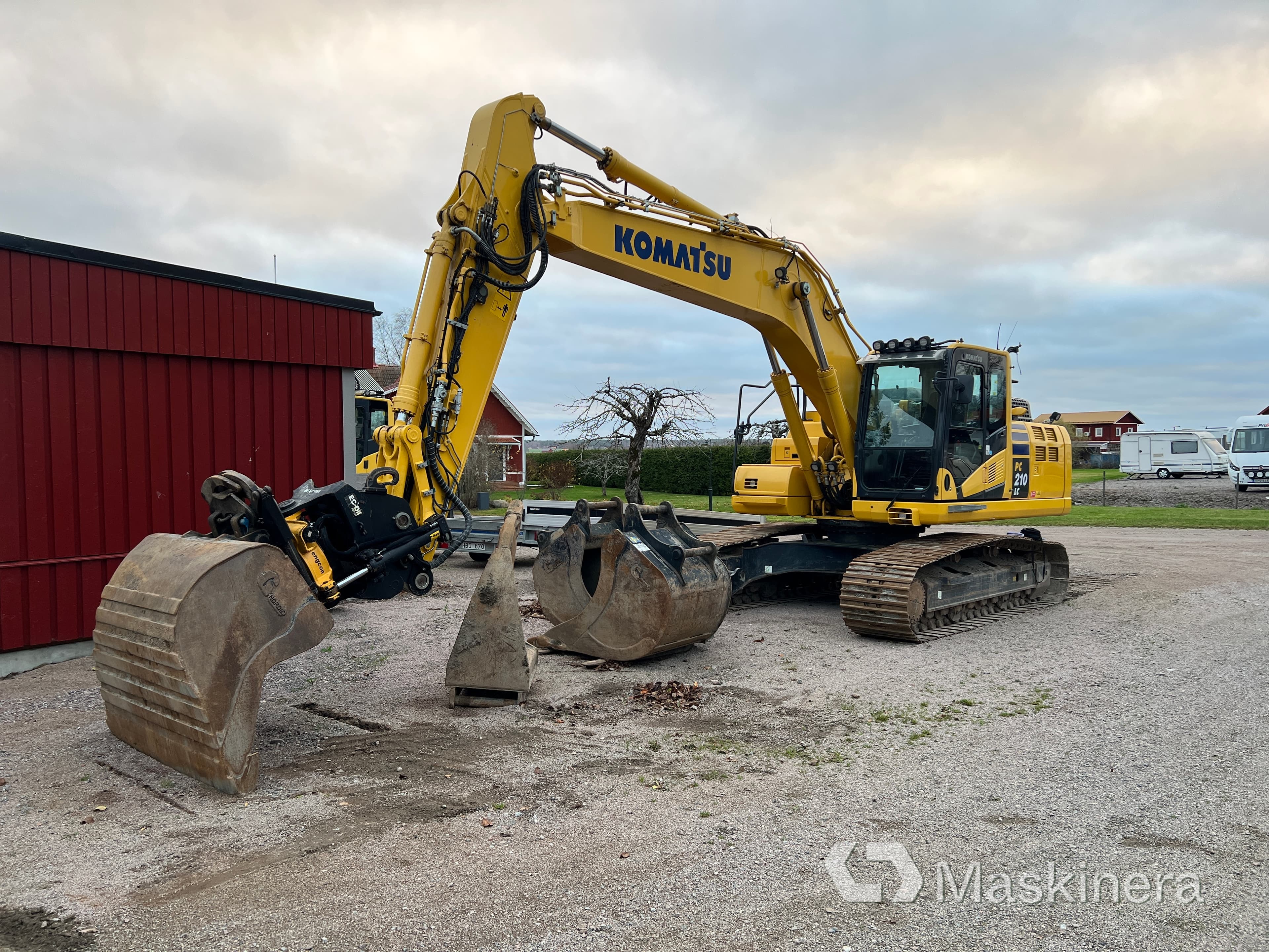 Grävmaskin Komatsu PC210LC-11 + grävsystem