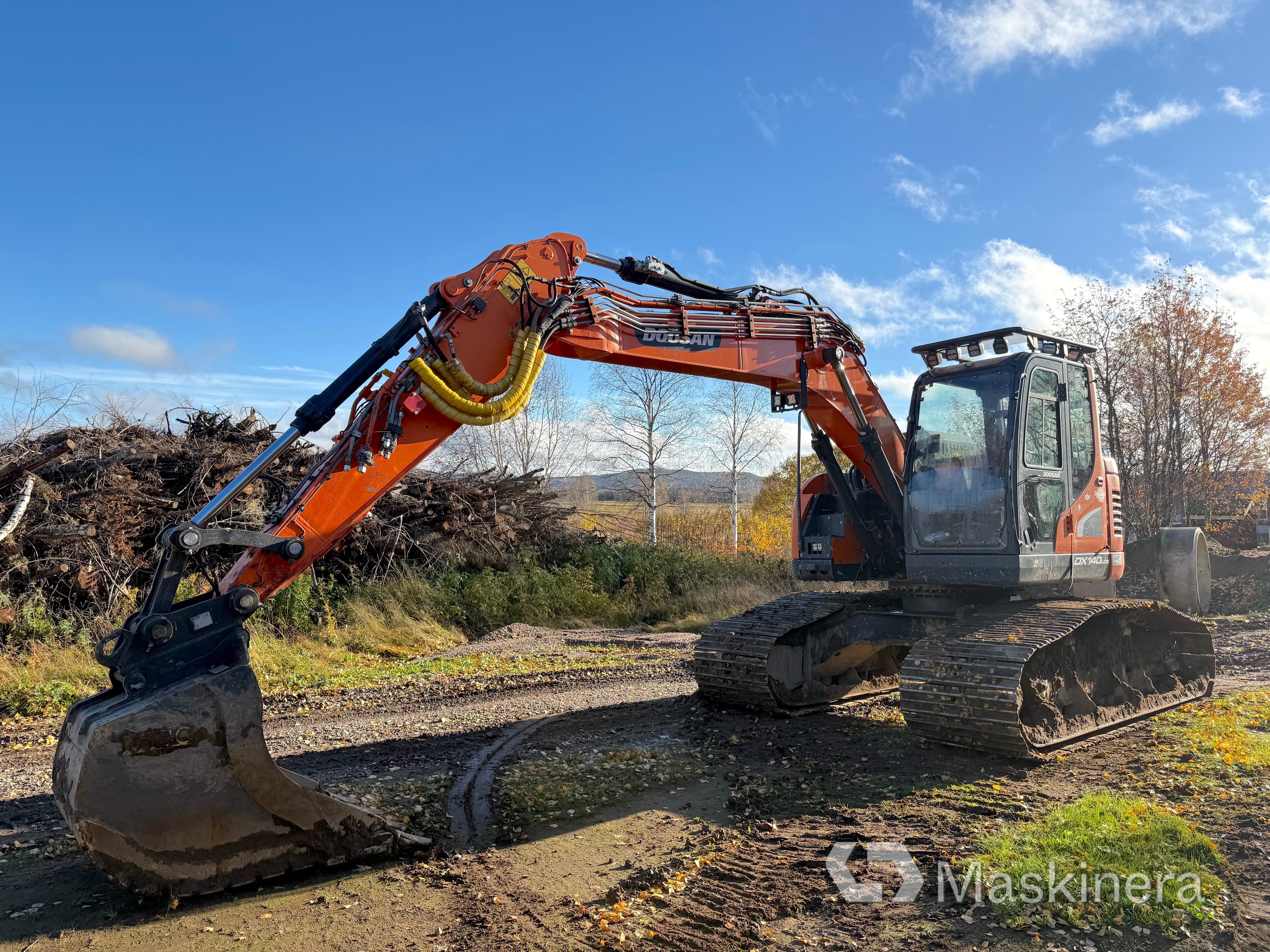 Grävmaskin Doosan DX140LCR-5 / Skördaraggregat 25RH