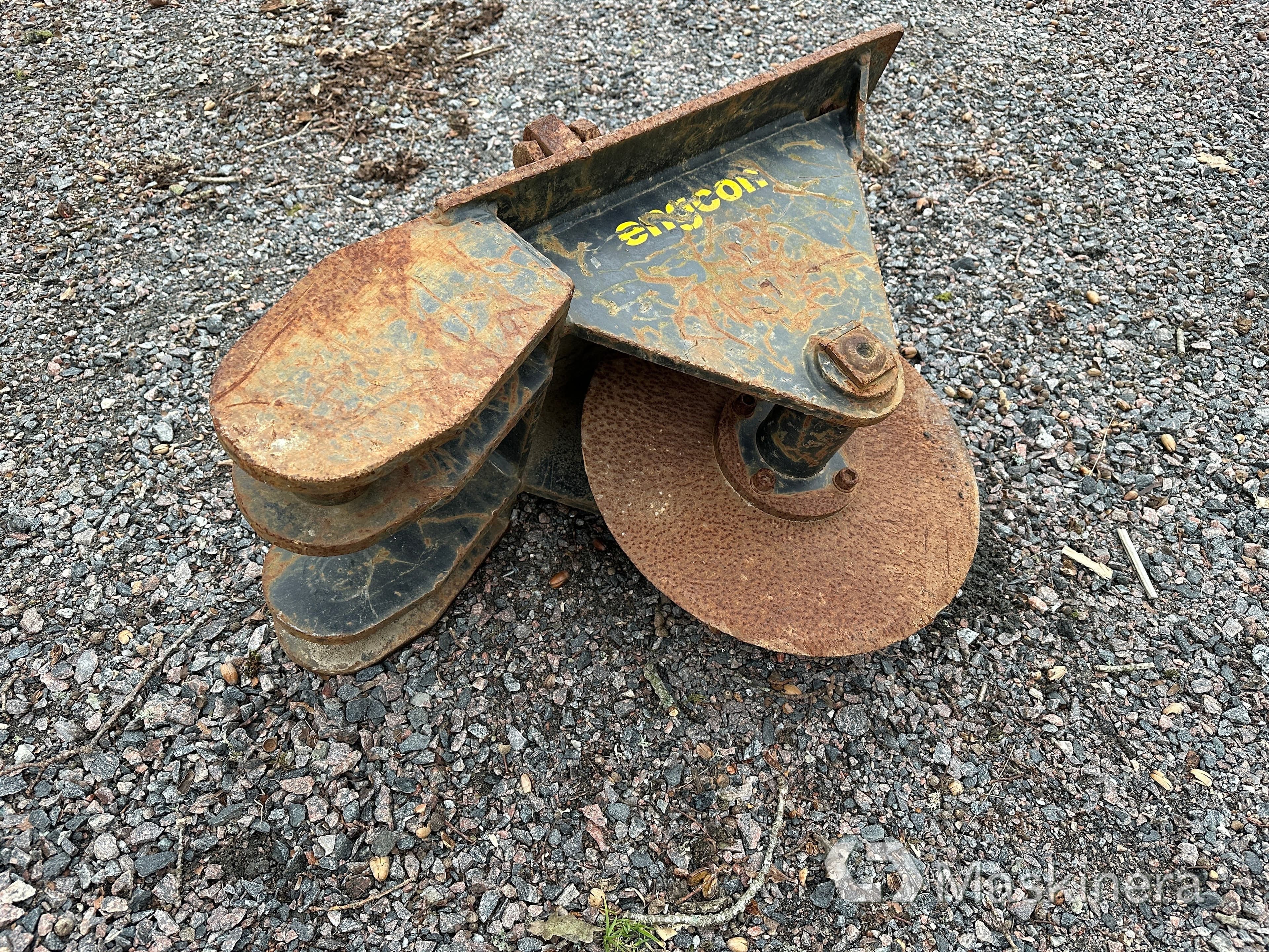 Asfaltsskär Engcon B20 fäste