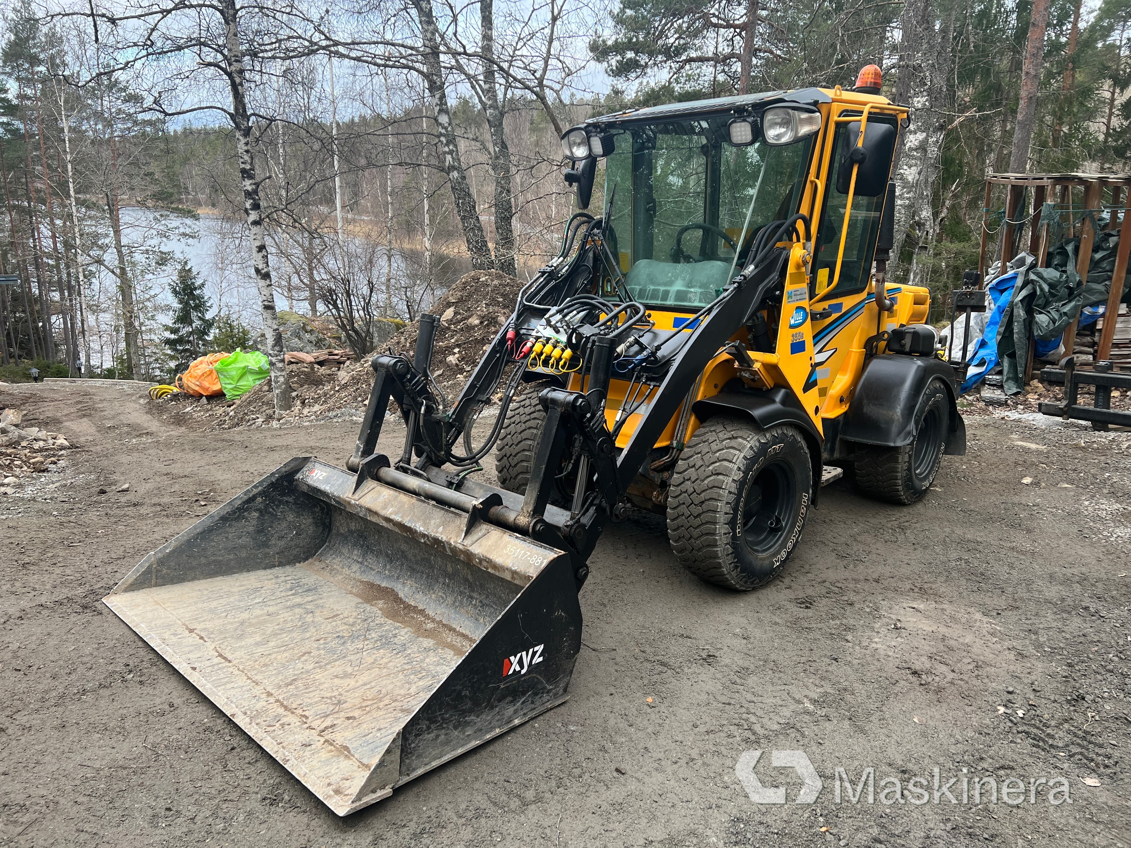 Redskapsbärare Wille 355B med redskap