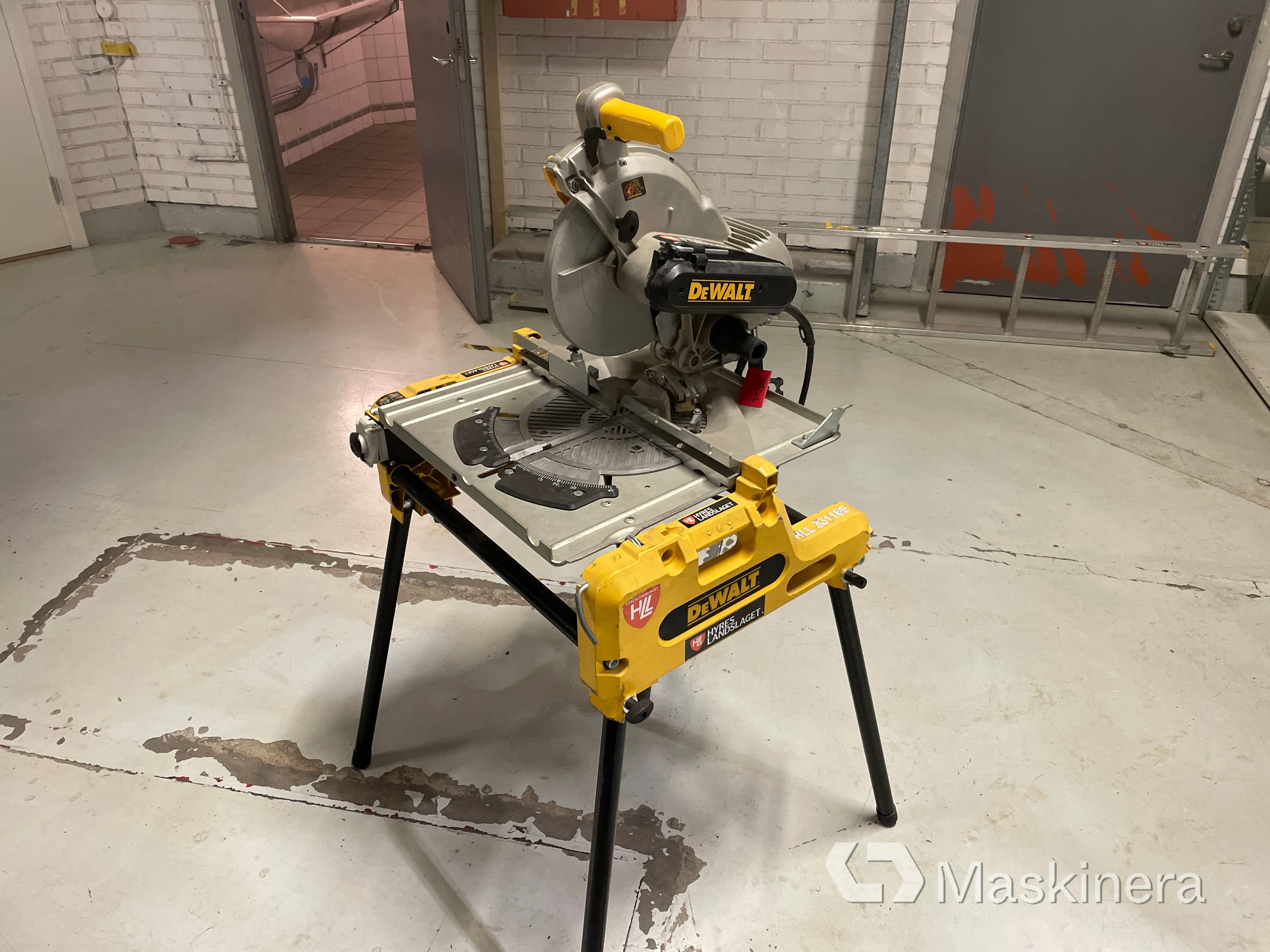 Vändbar Kap & Klyvsåg DeWalt 743N