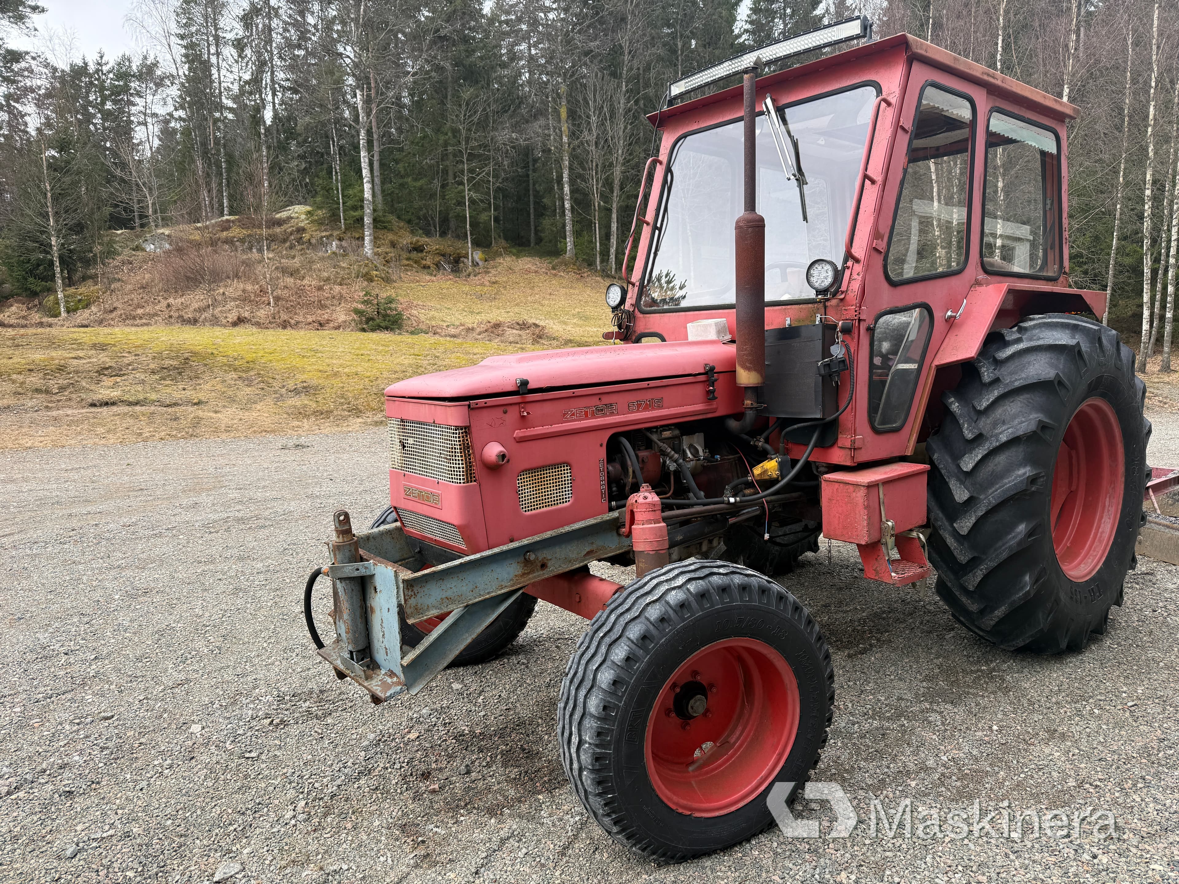 Traktor Zetor 6718
