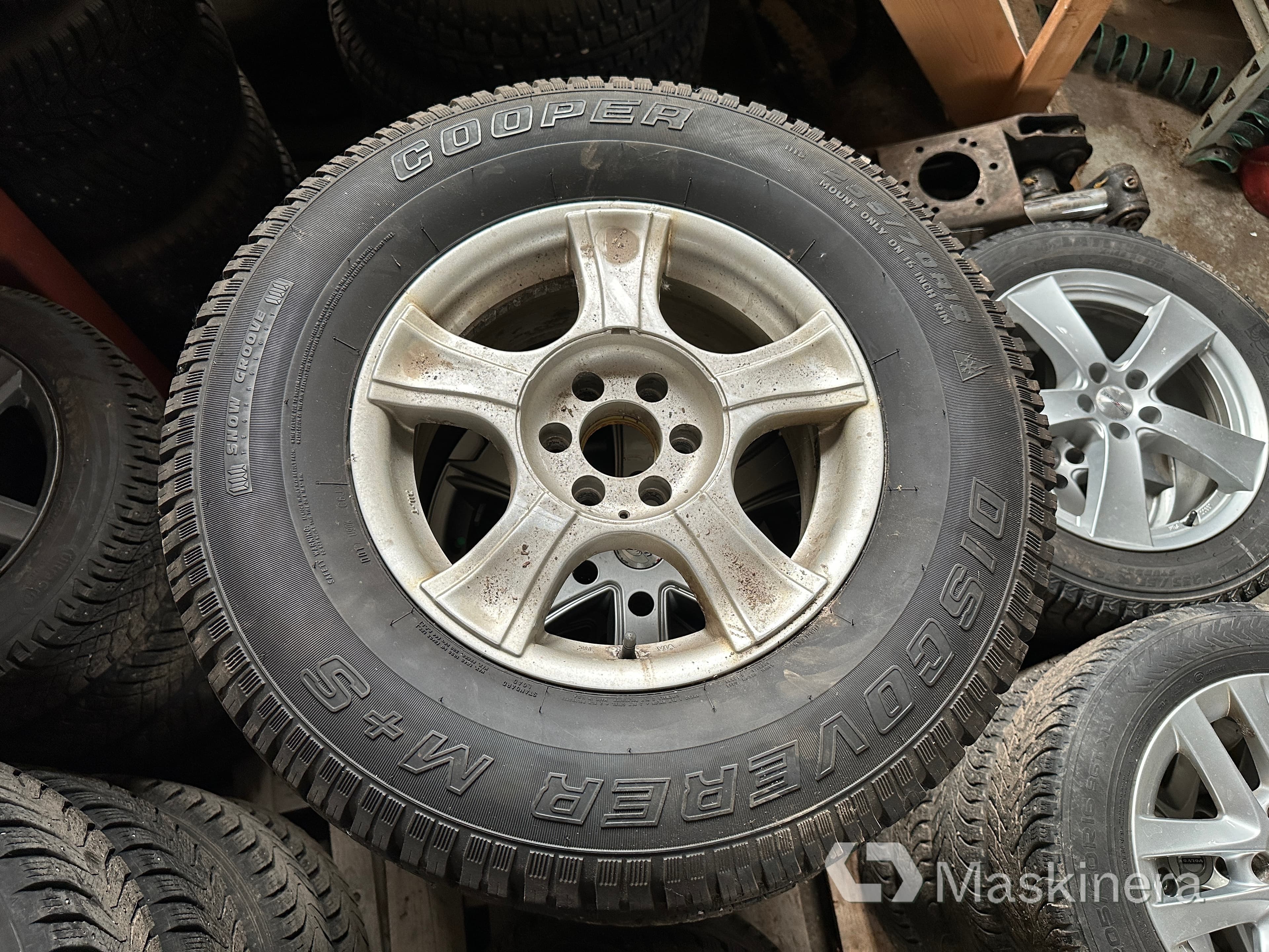 4 st dubbdäck på fälg Cooper Discoverer