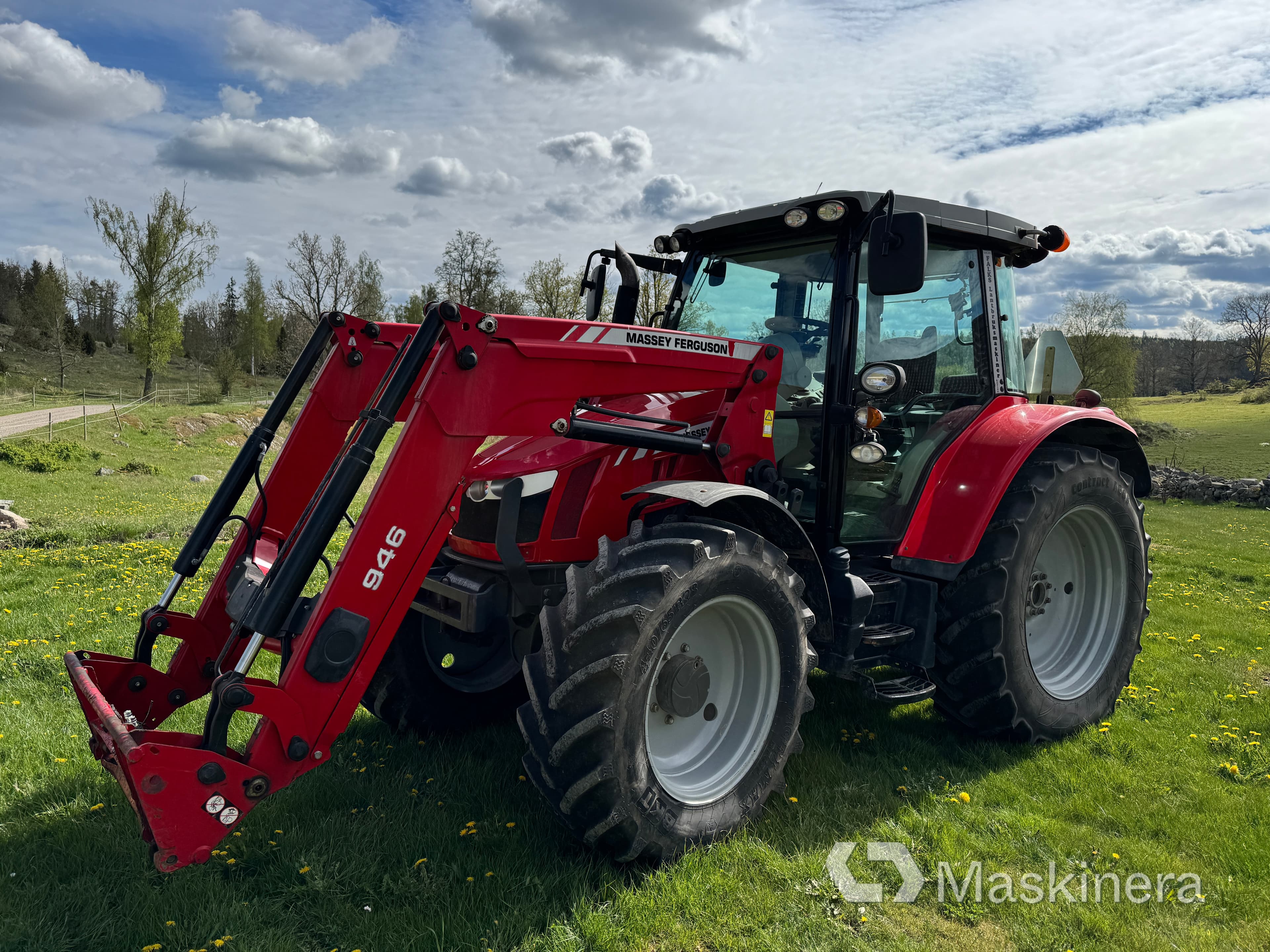 Traktor Massey Ferguson MF 5610
