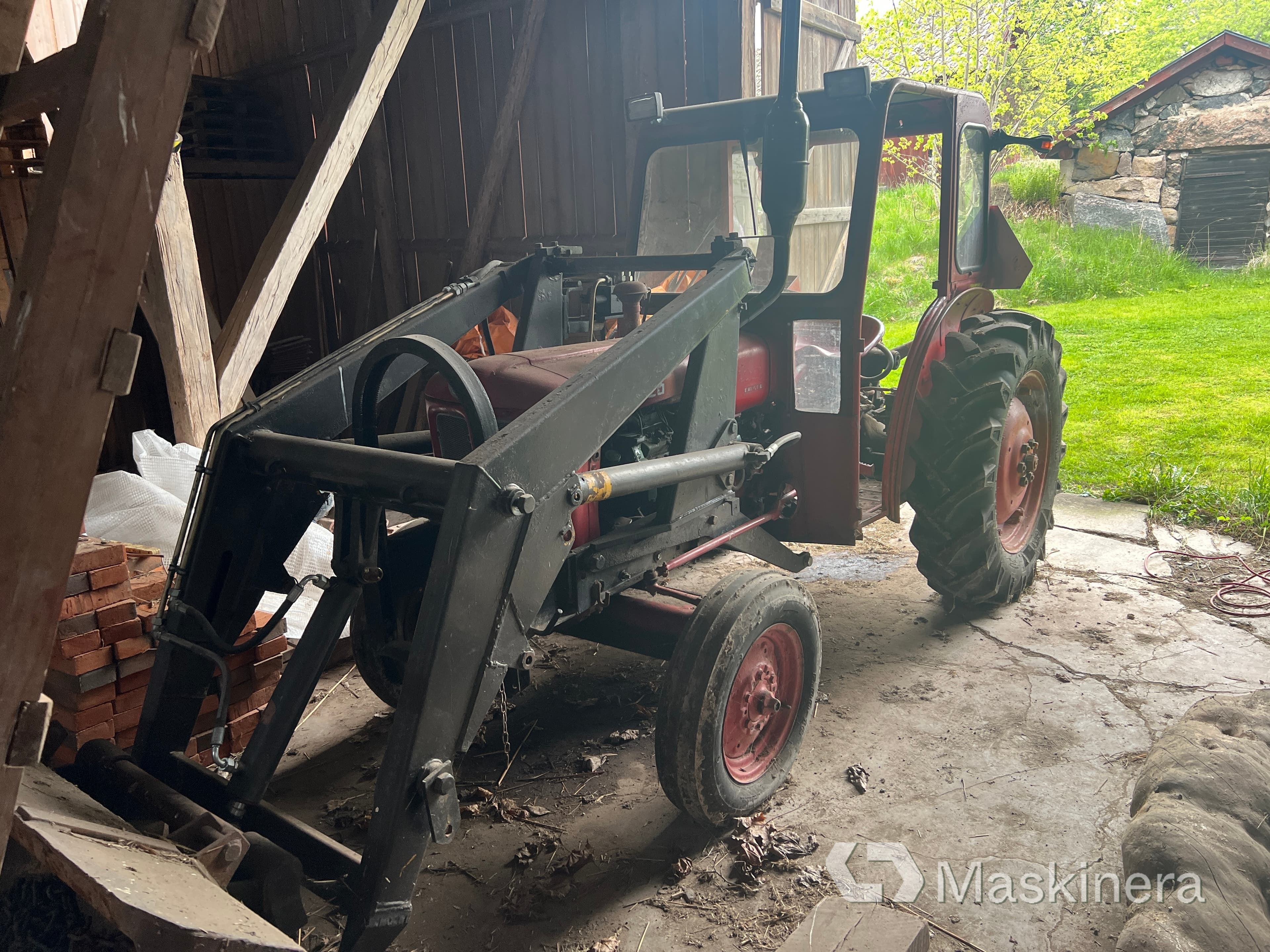 Traktor Volvo BM 320 med lastare