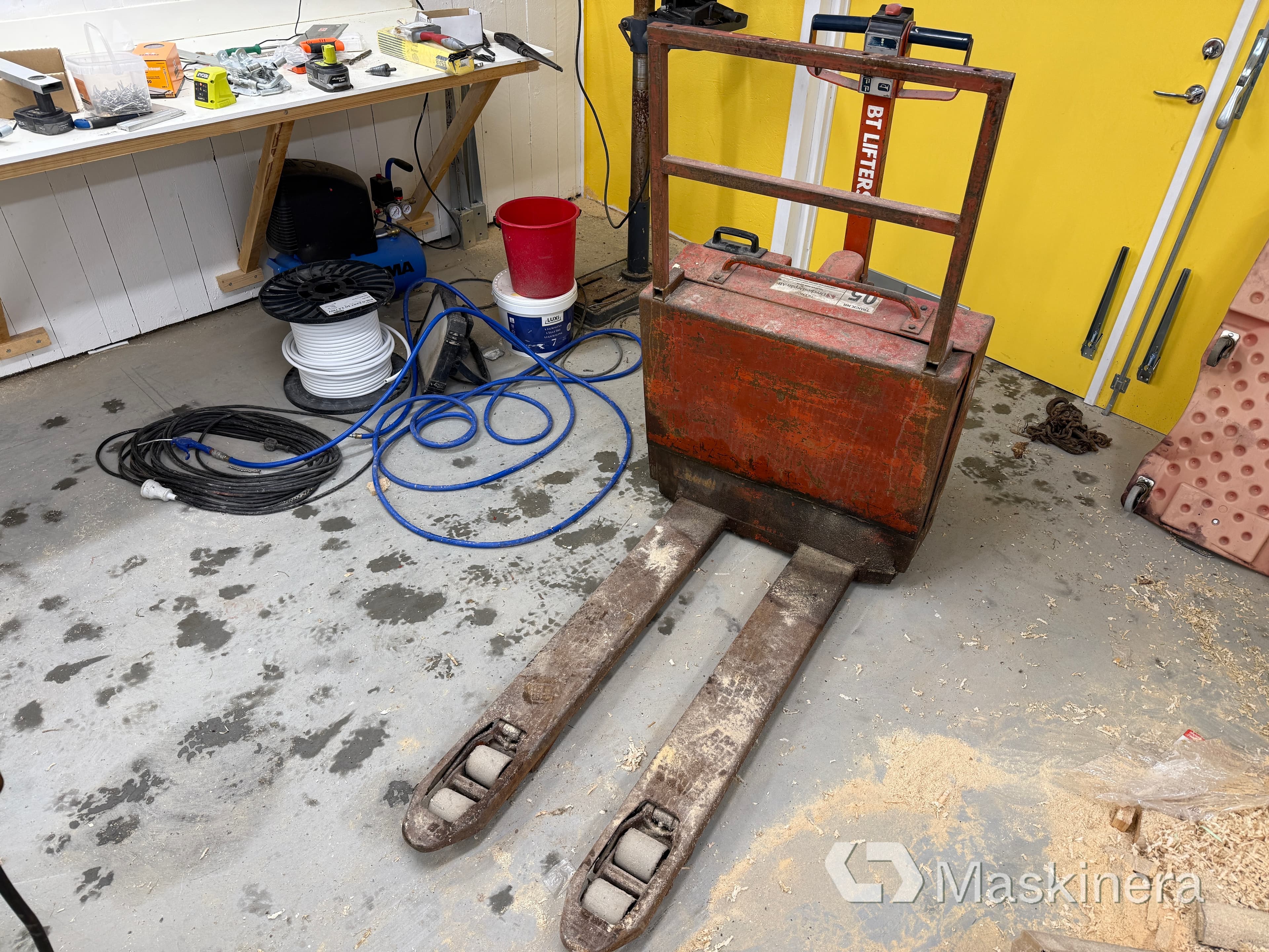 Pallyft BT-truck PPT 1250 E ink laddare