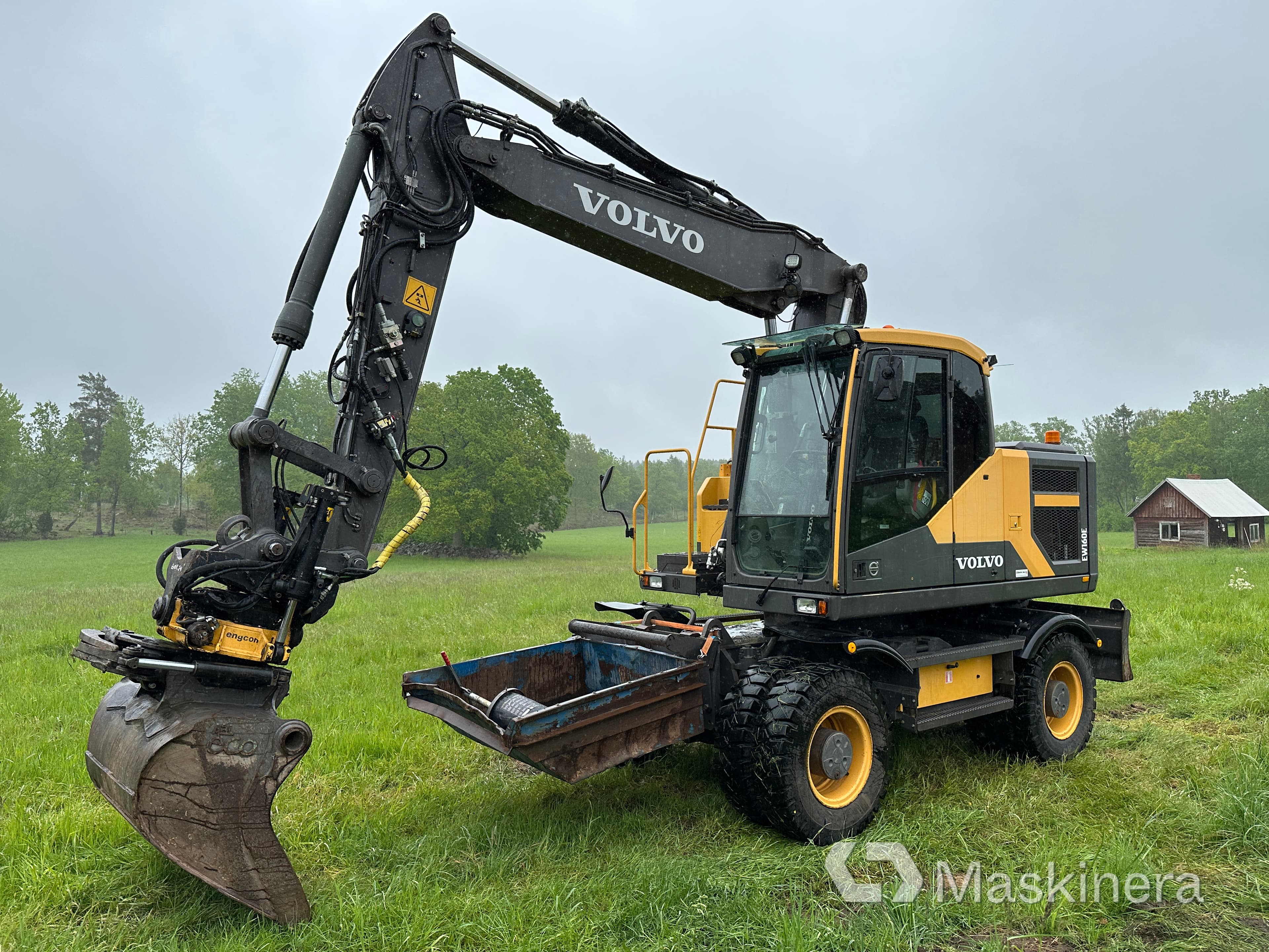 Hjulgrävare Volvo EW160E med vagn och redskap