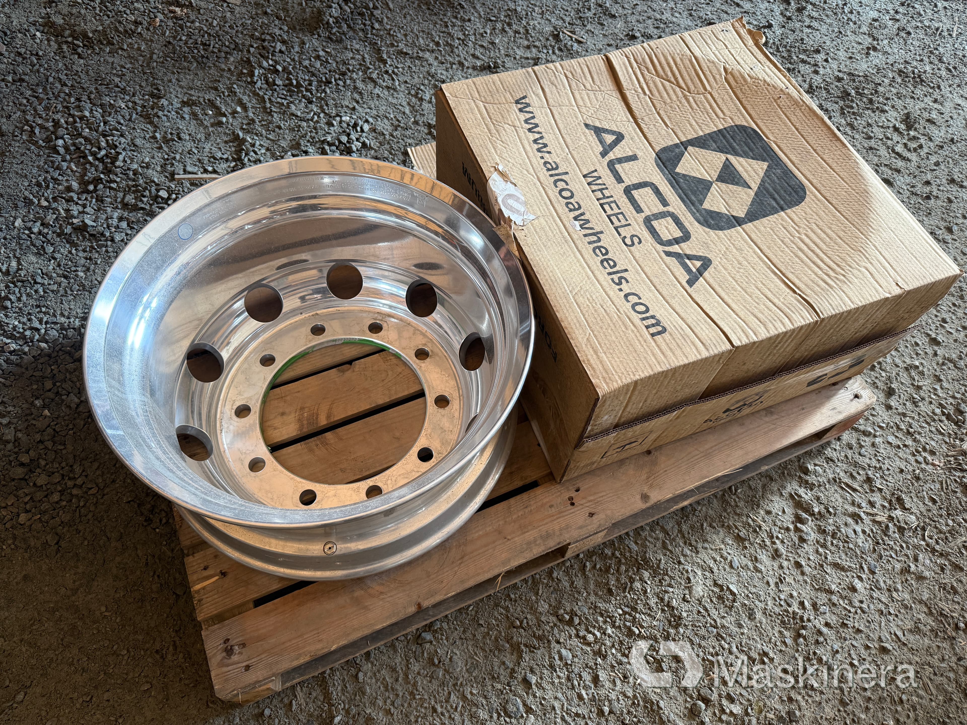 2 st fälgar till lastbil Alcoa dura-bright