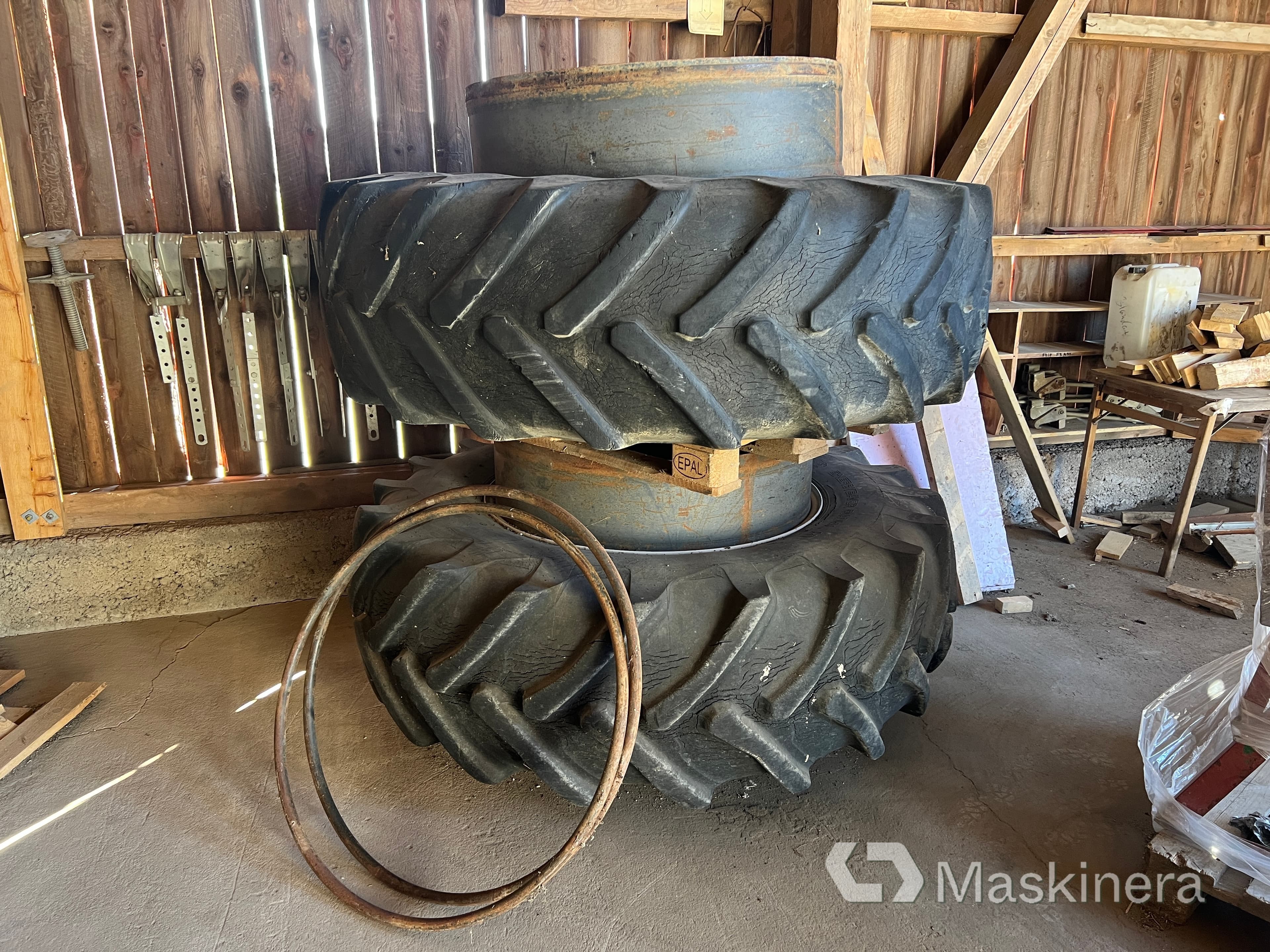 Dubbelmontage Michelin 20.8 R38