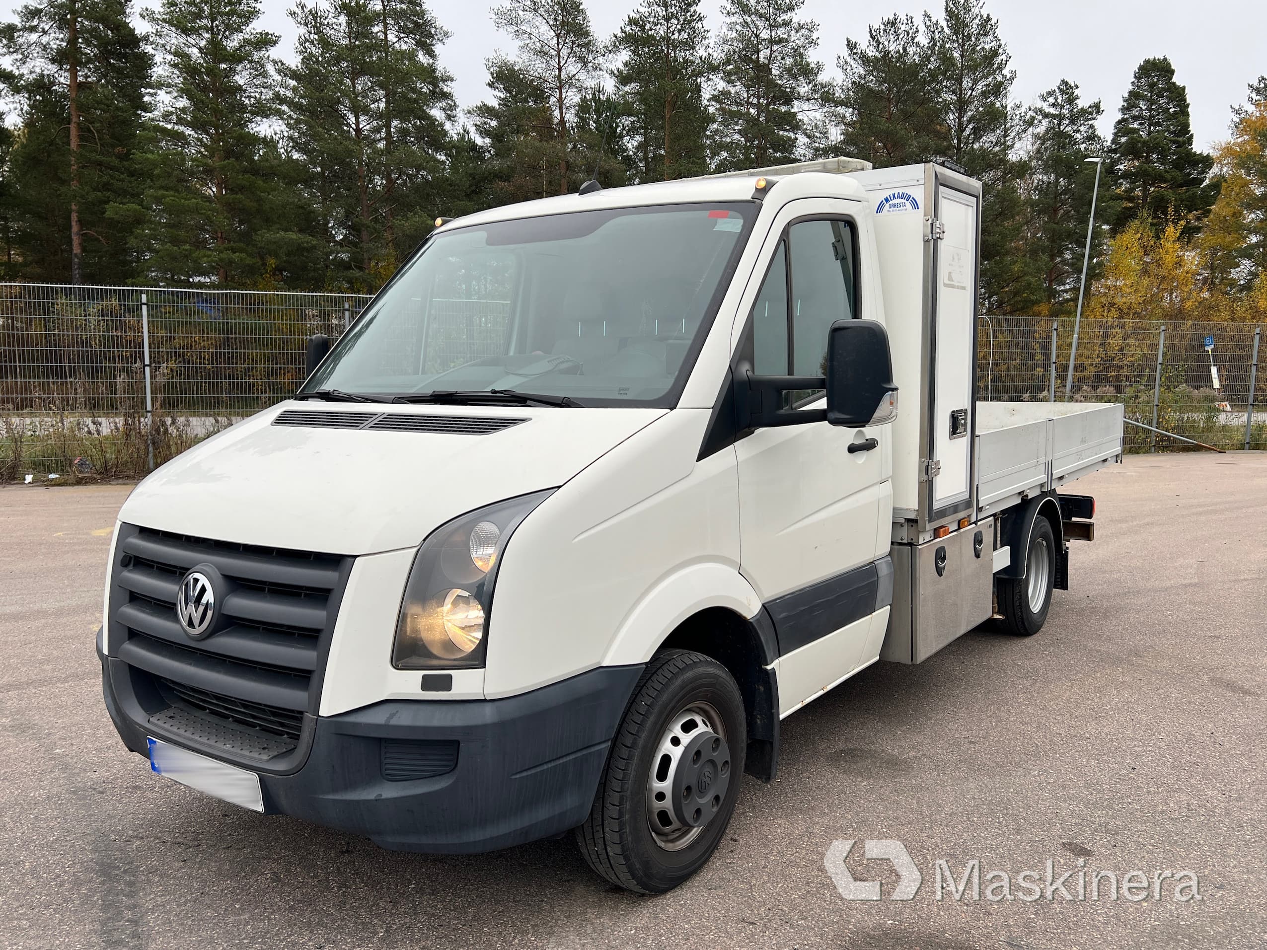 Kranbil med flak Volkswagen Crafter