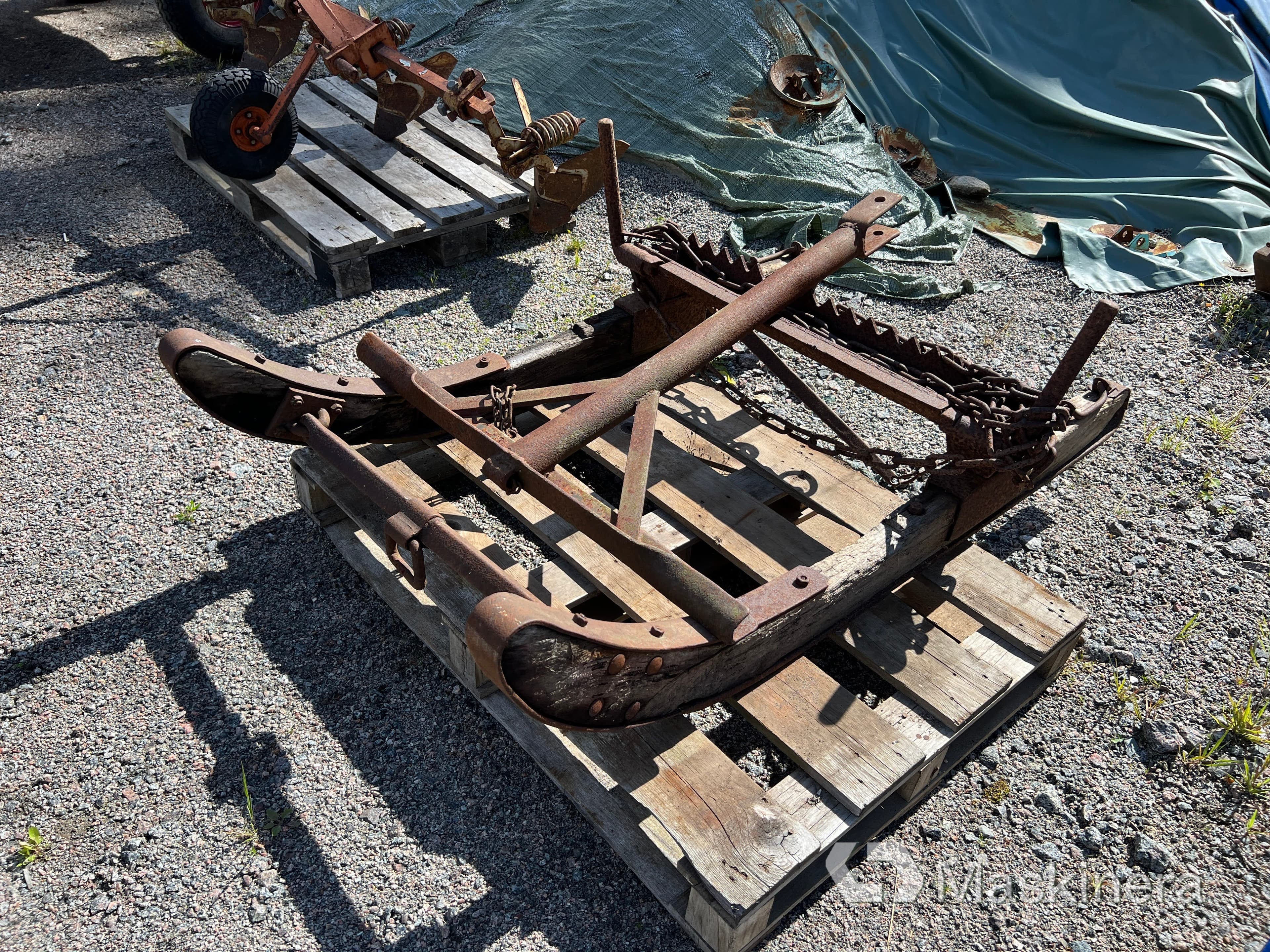 Kälke för traktor & häst