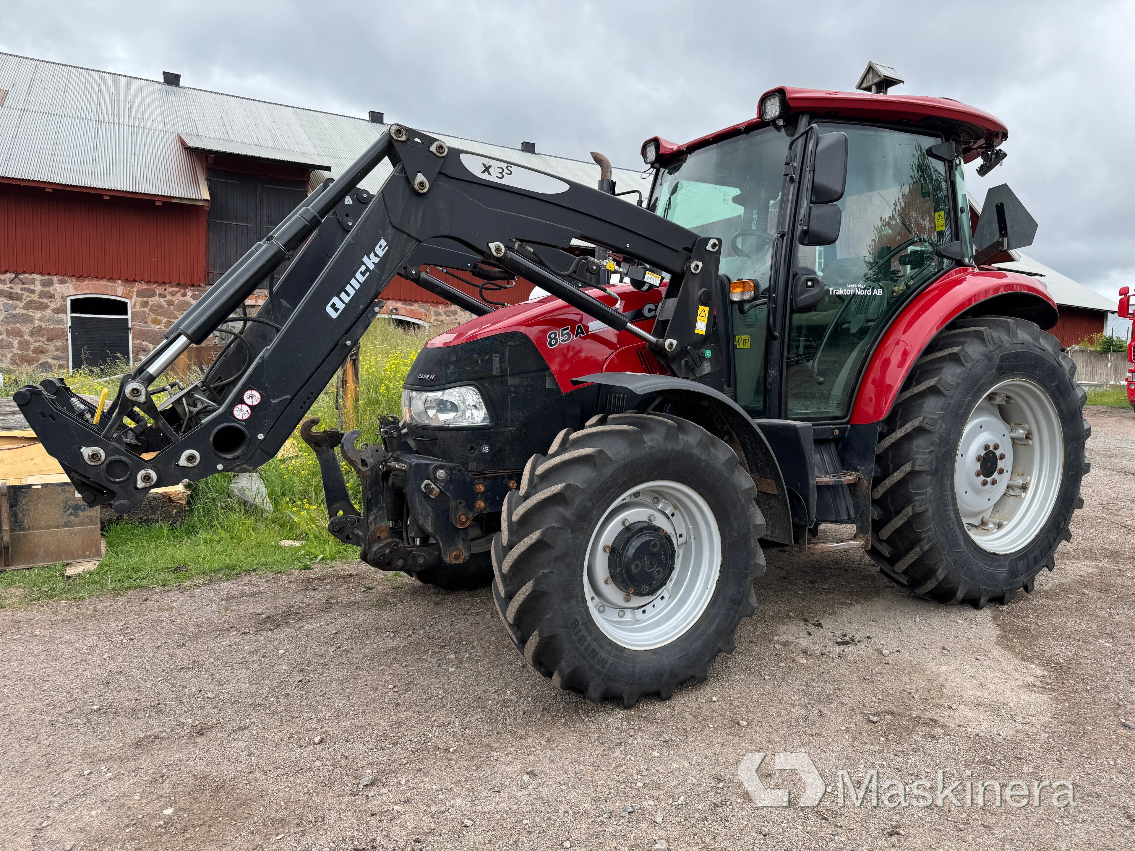 Traktor Case Farmall 85A med lastare