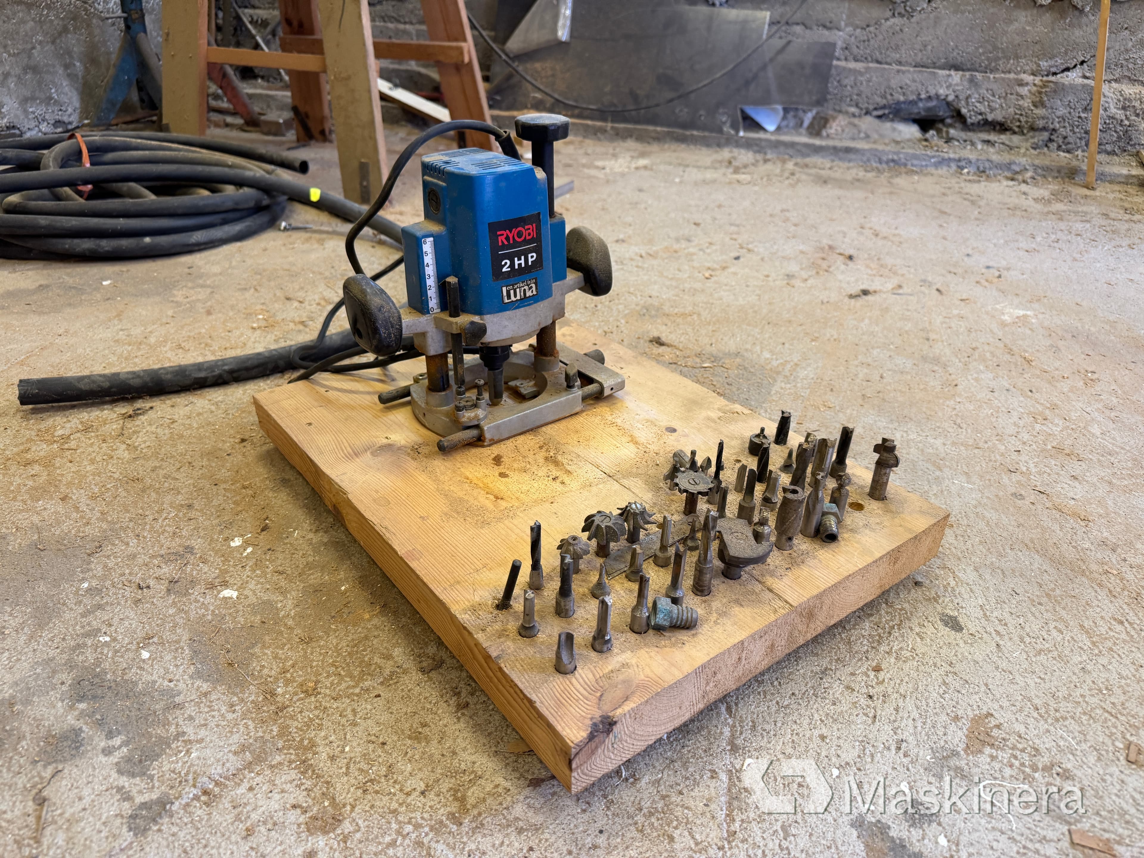 Handöverfräs RYOBI R-500
