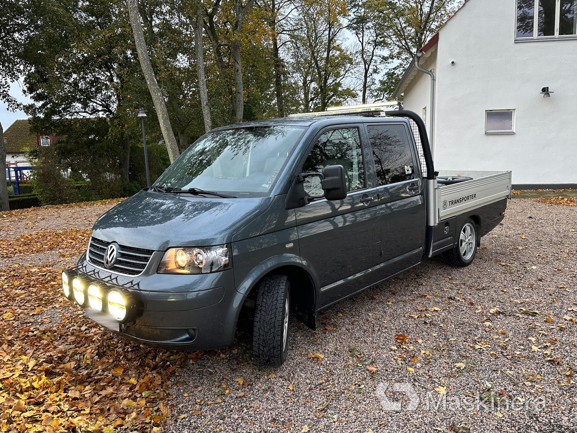 Flakbil Volkswagen Transporter dubbelhytt