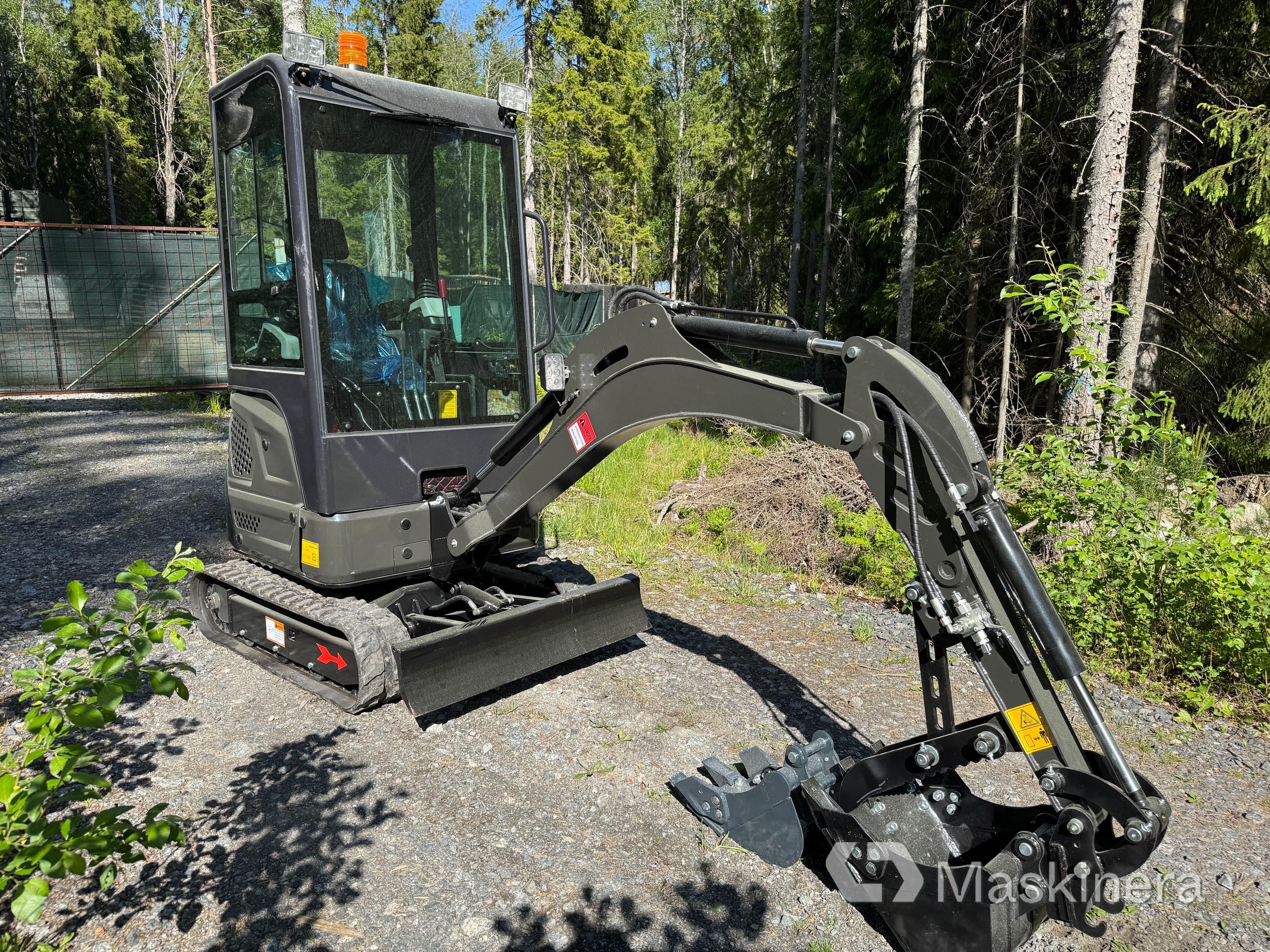 Minigrävare Nuoman NM-E18