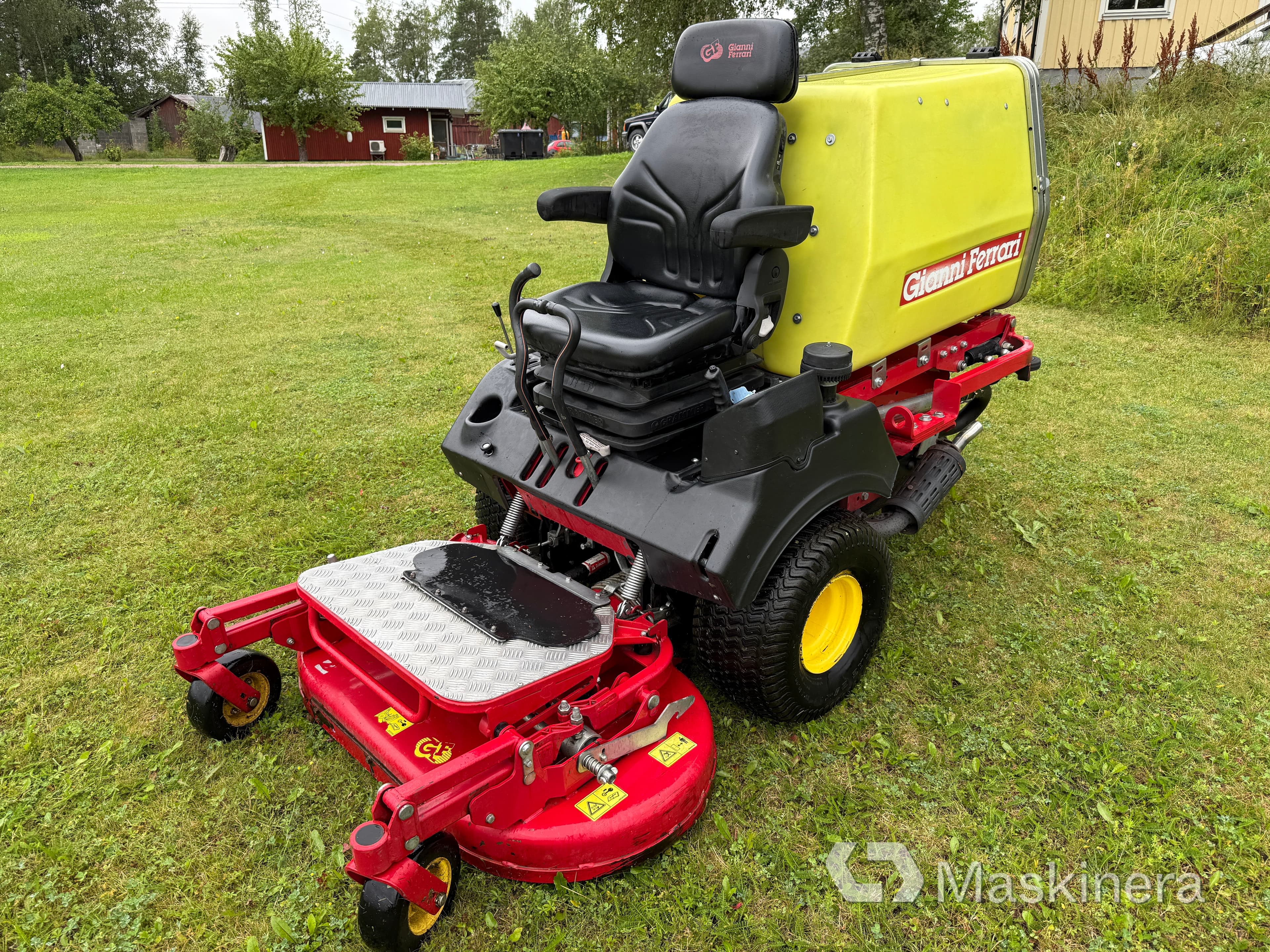 Gräsklippare Gianni Ferrari 630 med uppsamlare