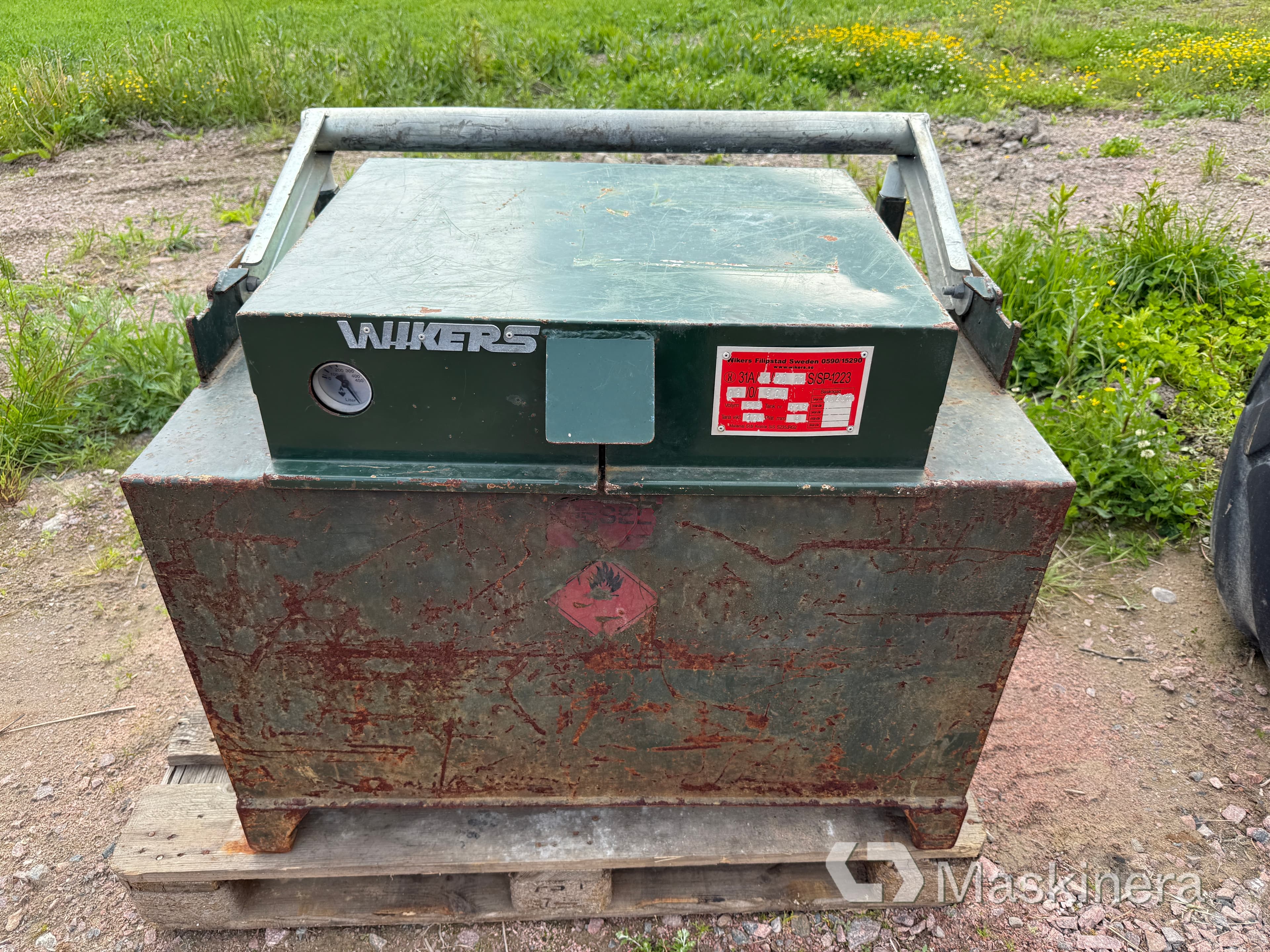 Dieseltank Wikers Filipstad 300 L med bygel