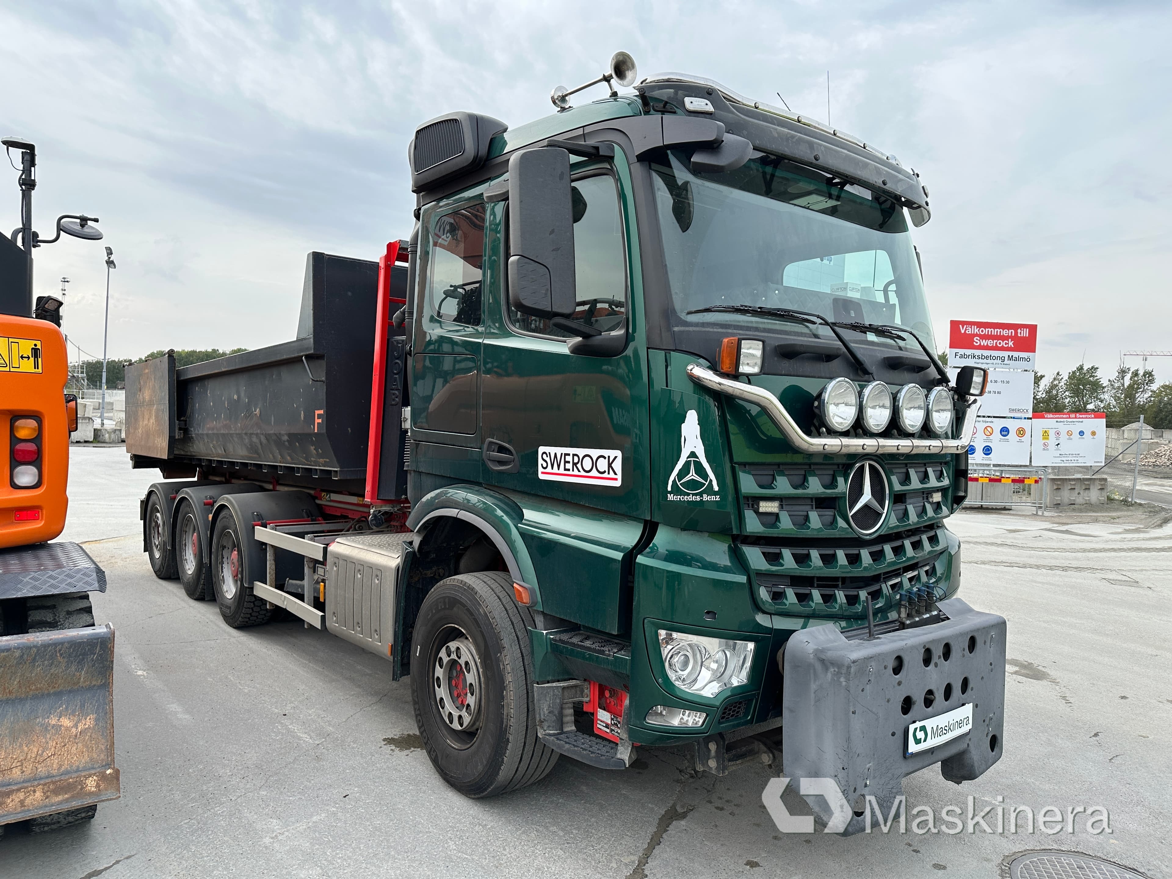 Lastväxlare Mercedes-Benz Arocs Tridem 2017 + Plogfäste