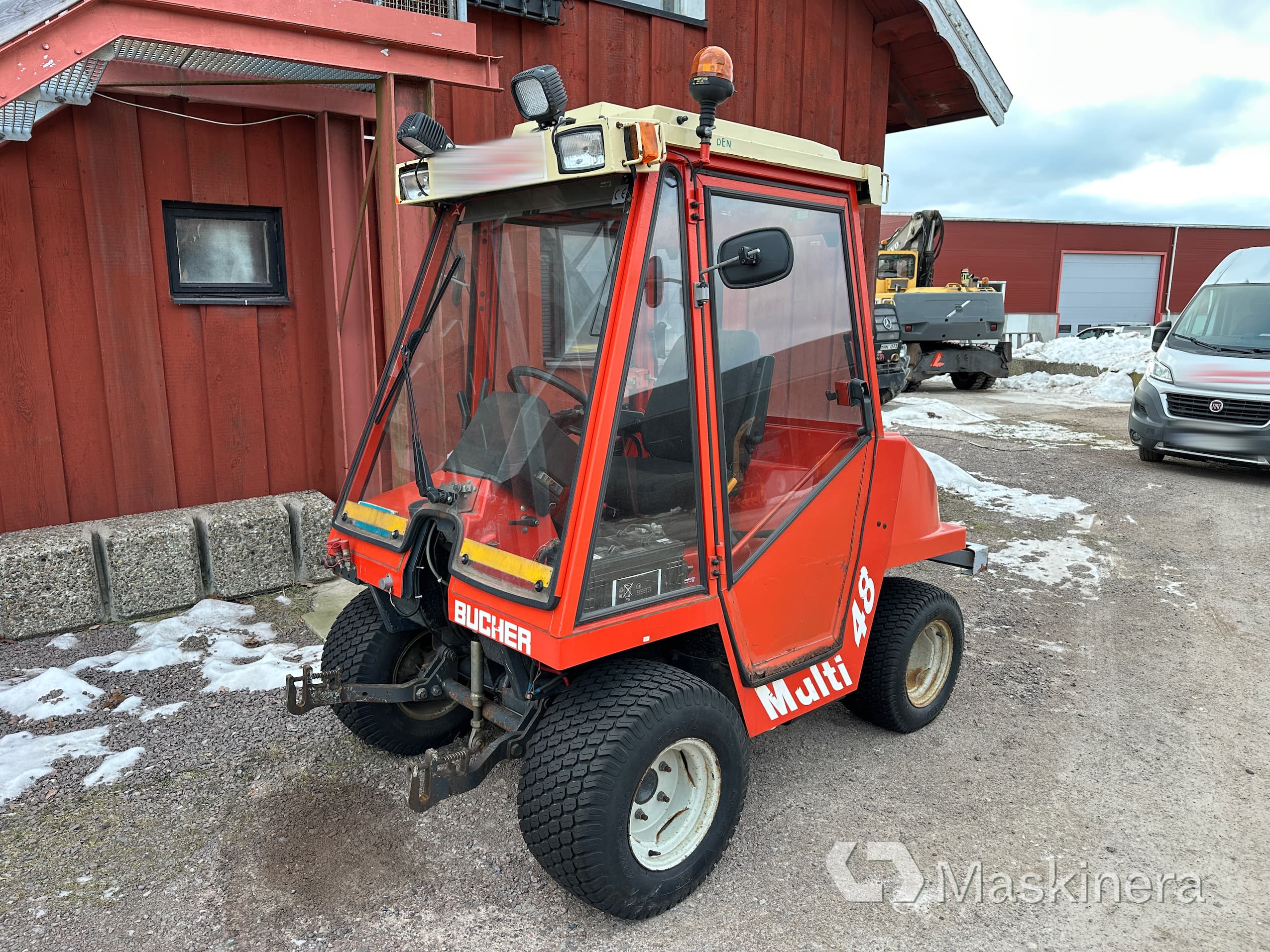 Redskapsbärare Bucher TM Multi 48