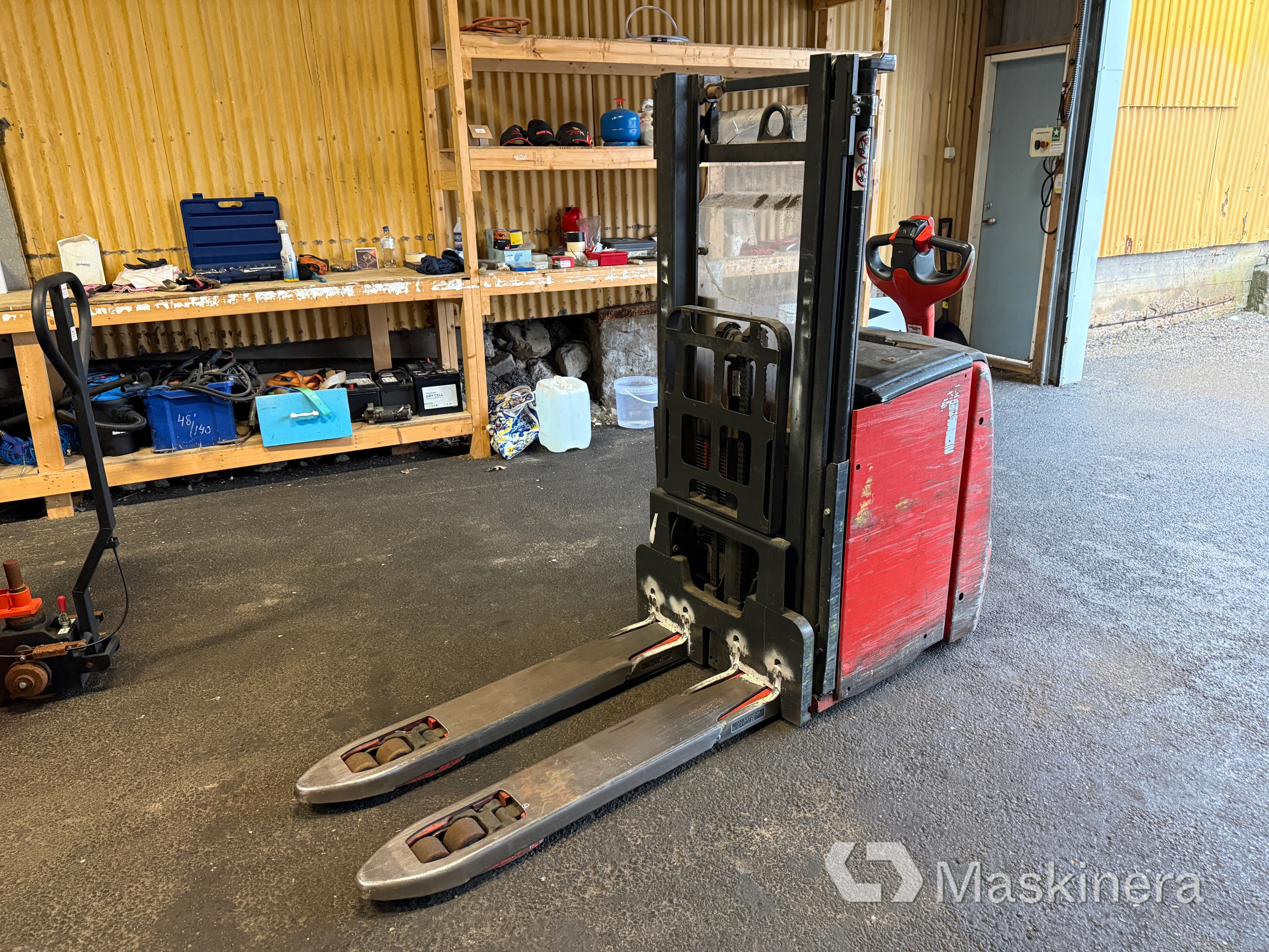 Truck Ledstaplare Linde D10