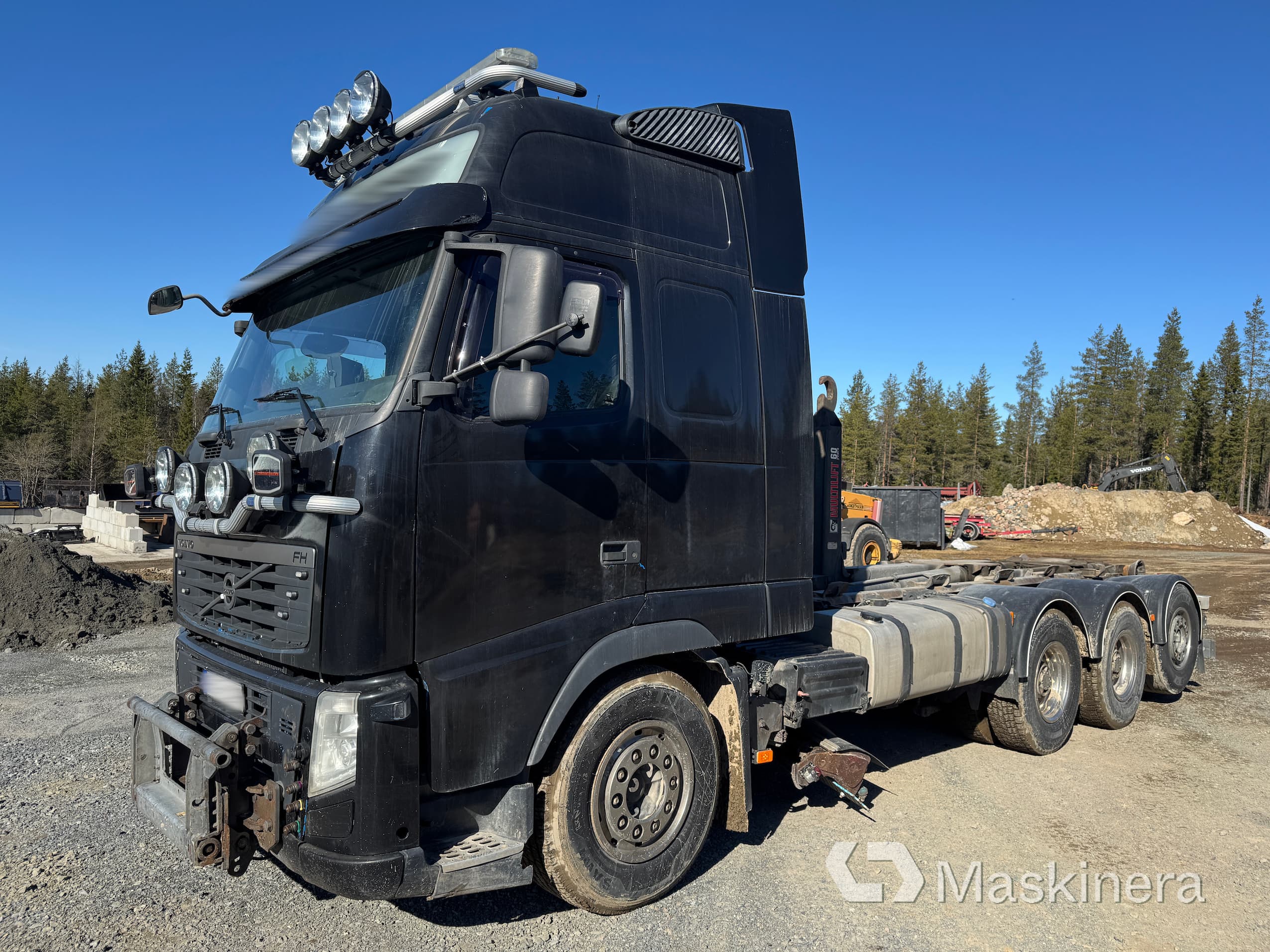 Lastväxlare Volvo FH470 plogutrustad