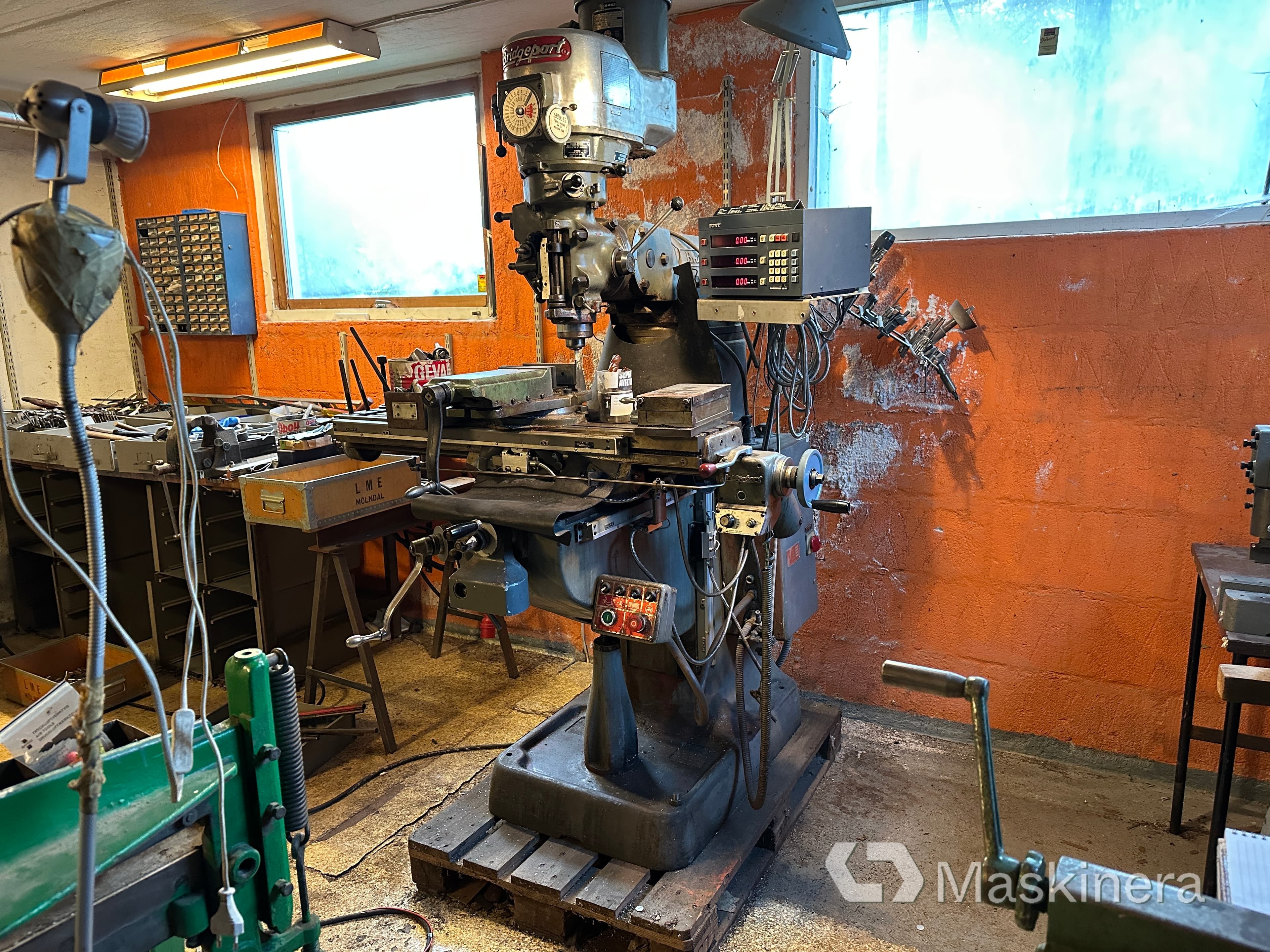 Bridgeport fräs med SONY Magnescale LM10