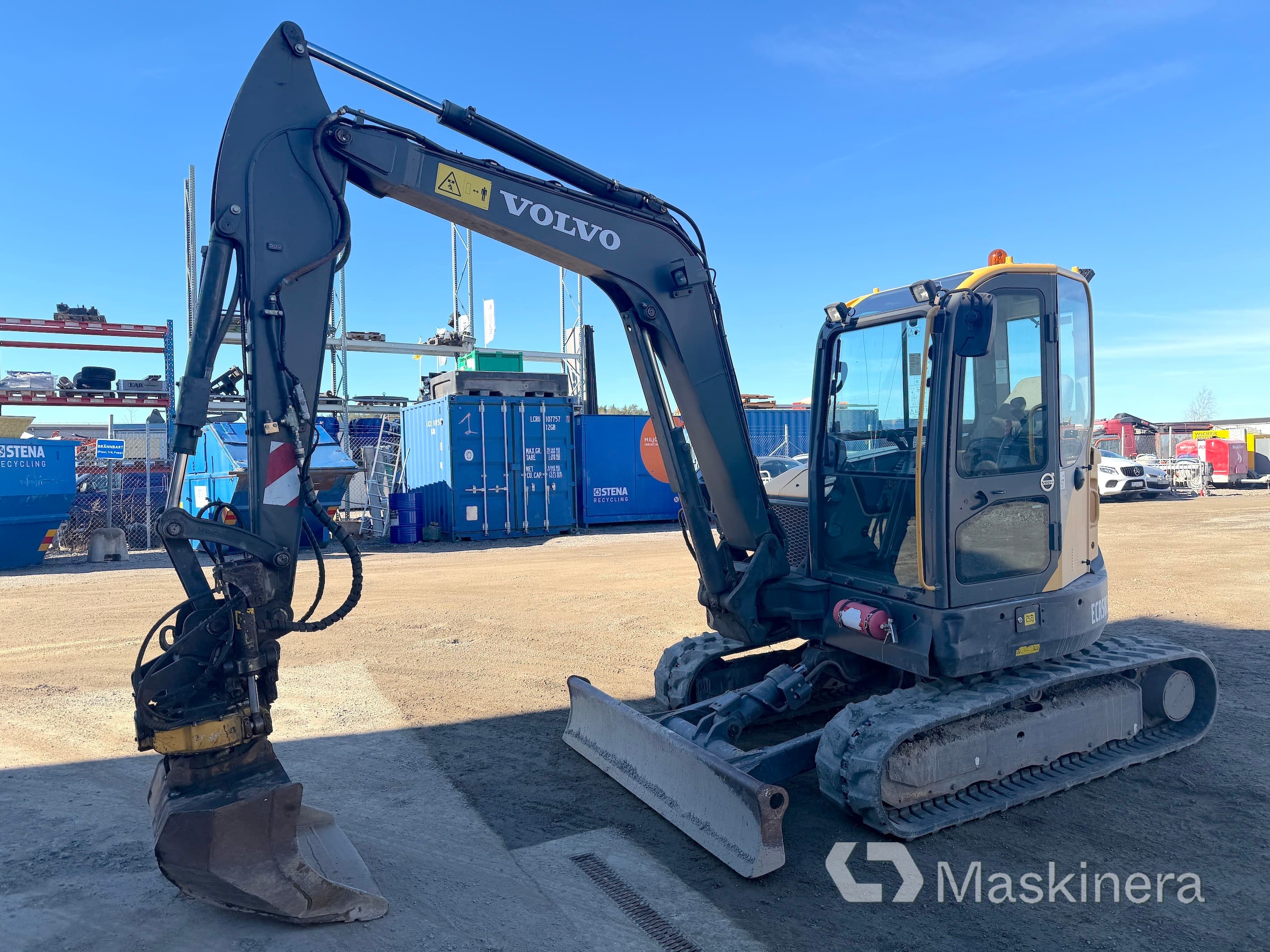 Grävmaskin Volvo ECR58D med tillbehör