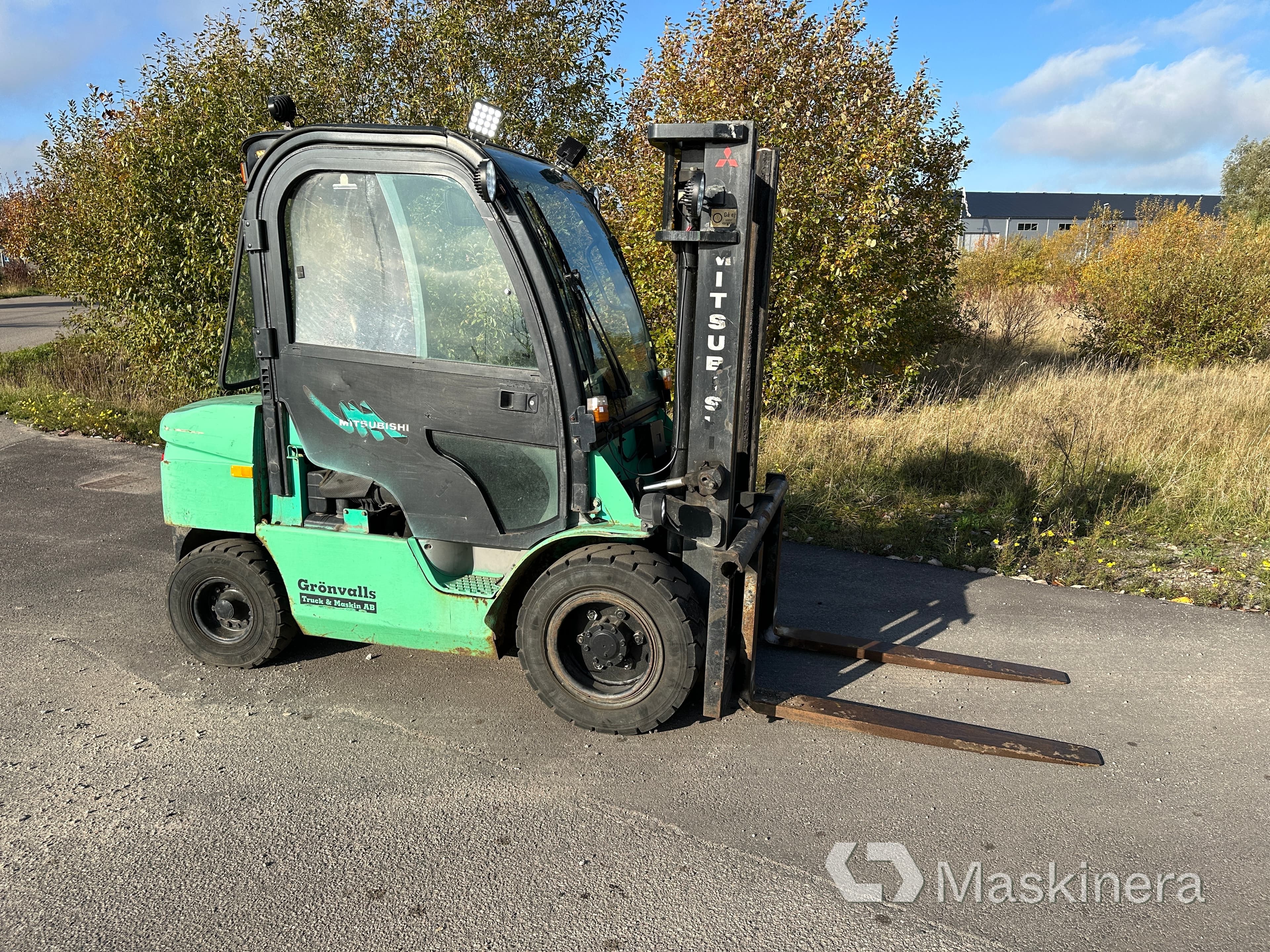 Truck Mitsubishi FD30N 3 ton