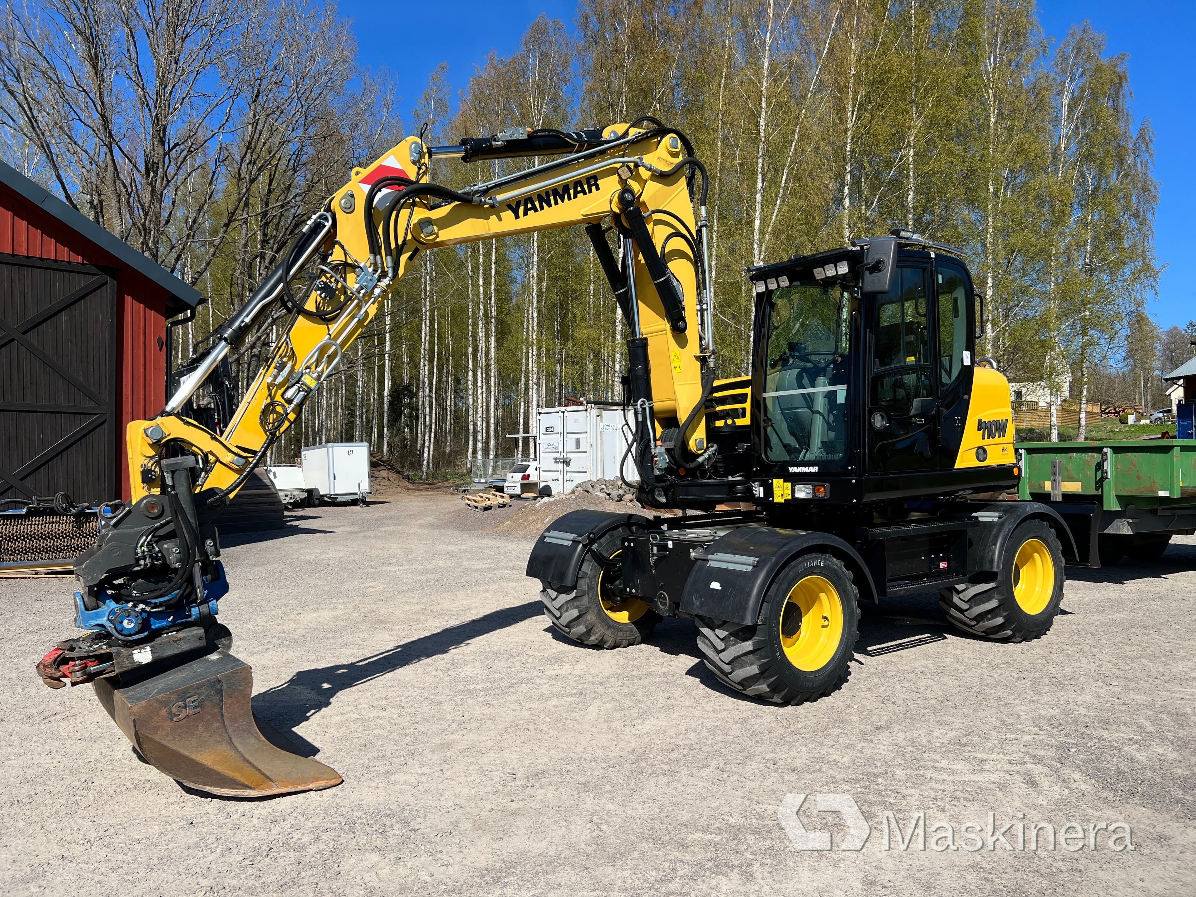 Hjulgrävare Yanmar B110W Med Vagn + 5 Redskap