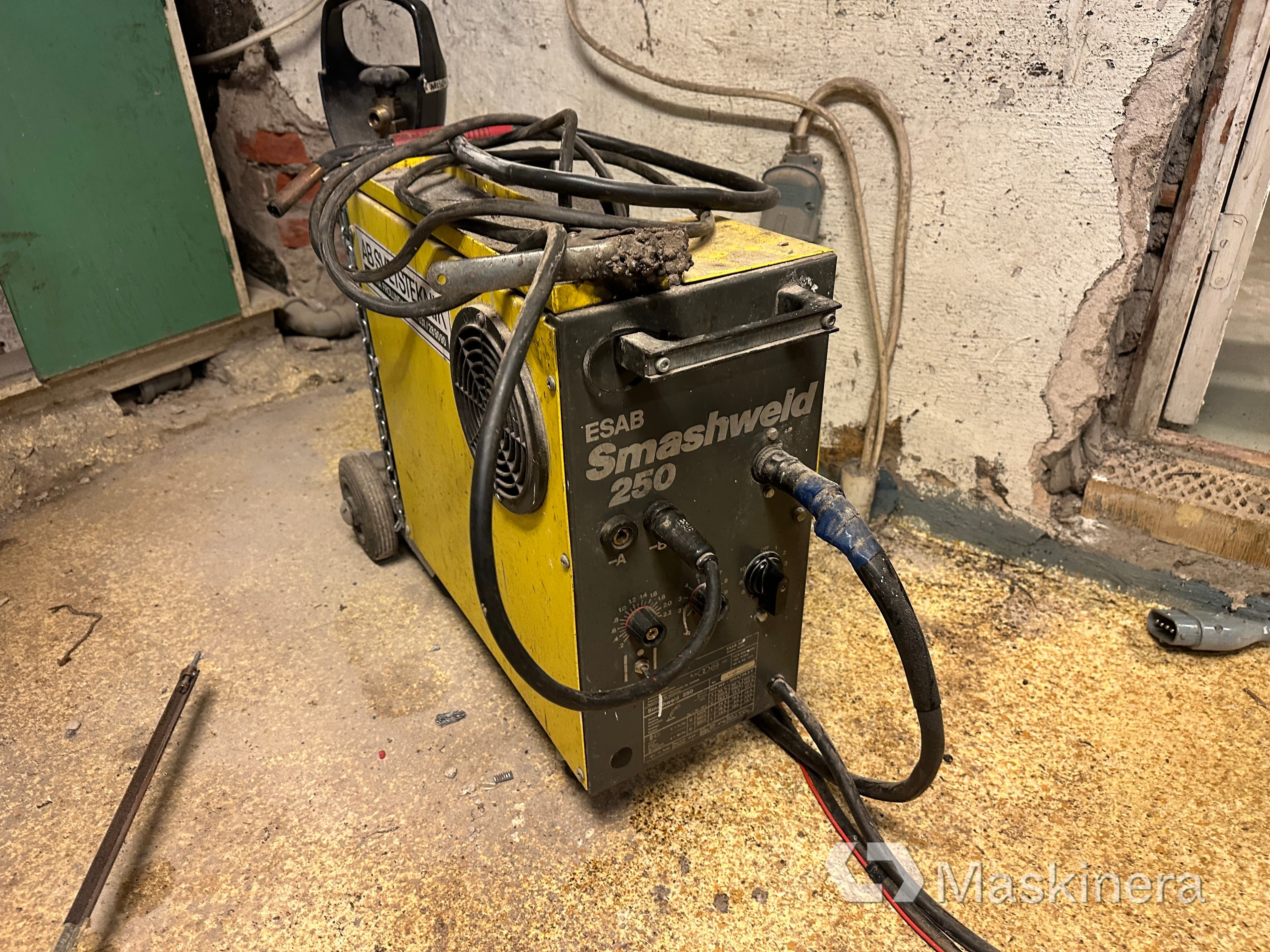 Migsvets ESAB Smashweld 250 med svetsbord