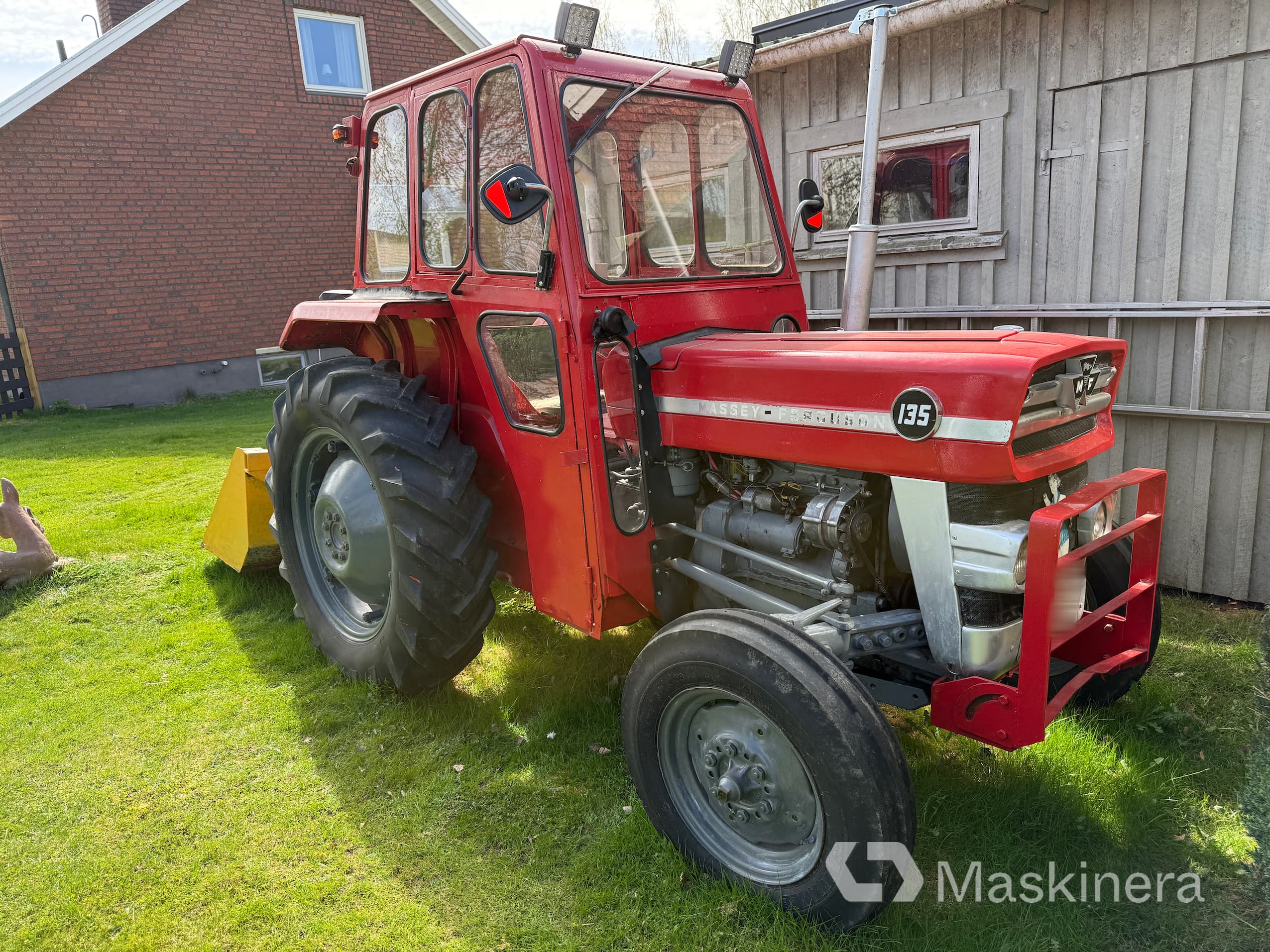 Traktor Massey Ferguson 135