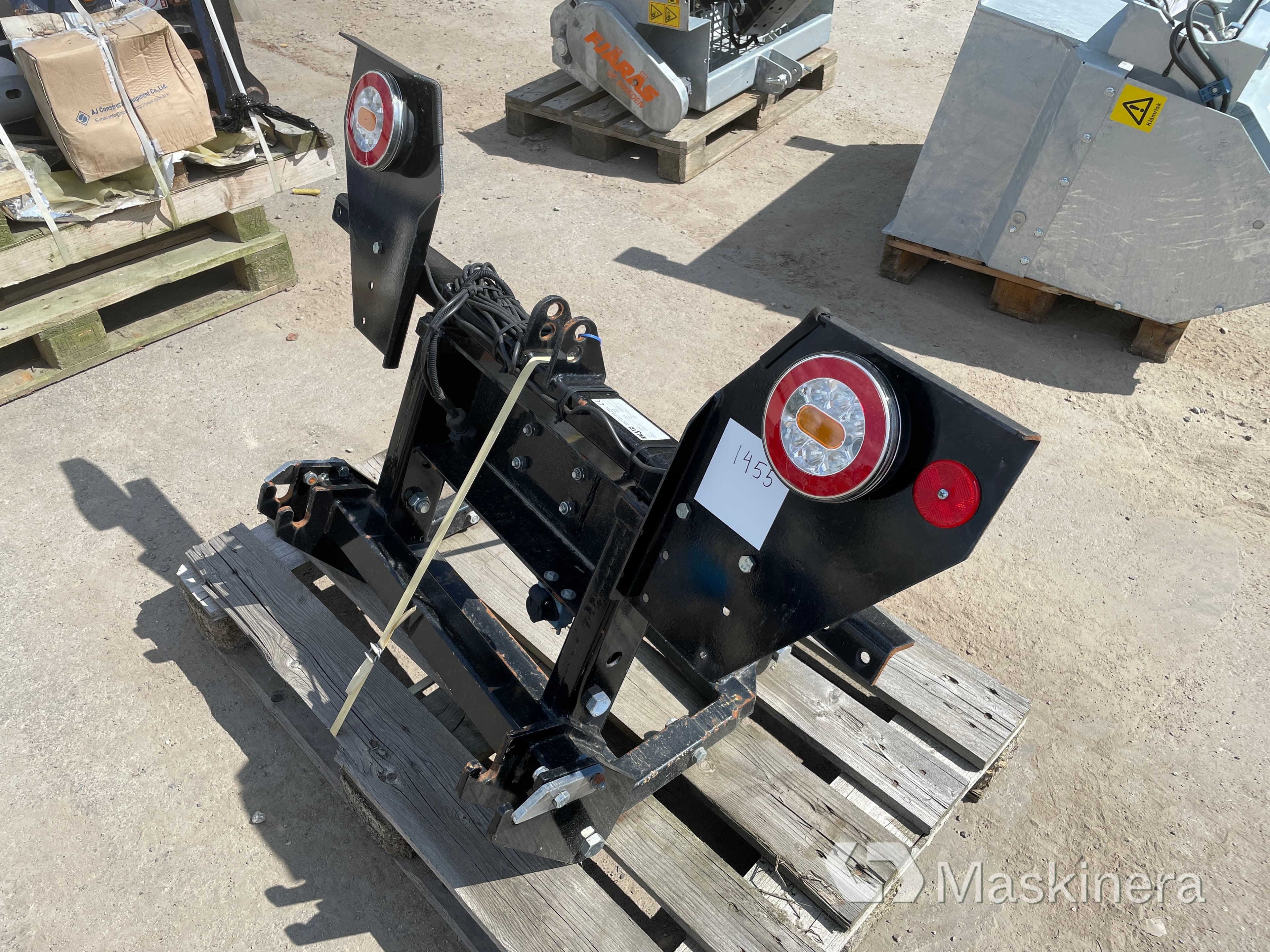 XYZ Infästning GEHL340 El-sandspridare