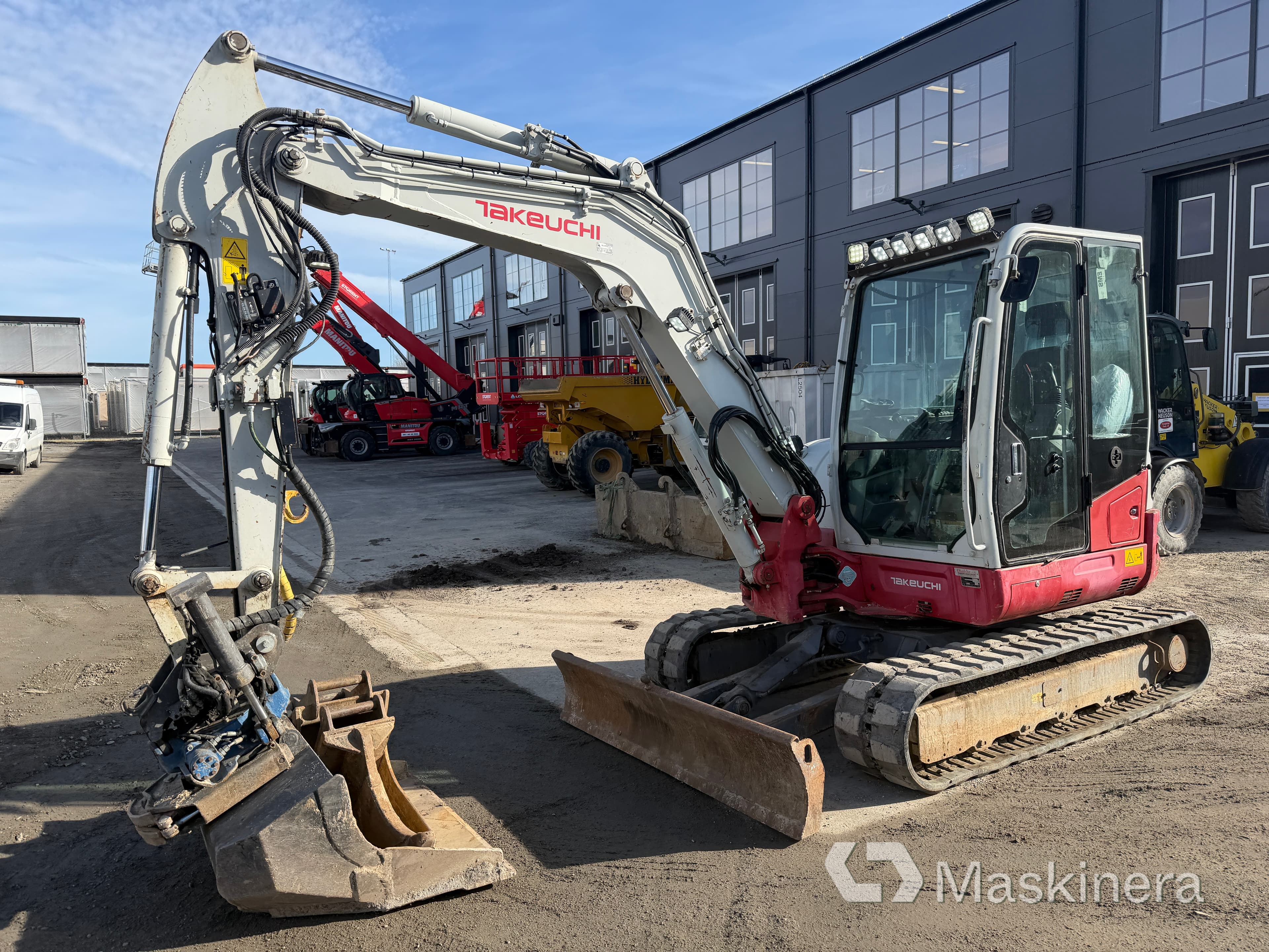 Grävmaskin Take-Job TB260 med tillbehör