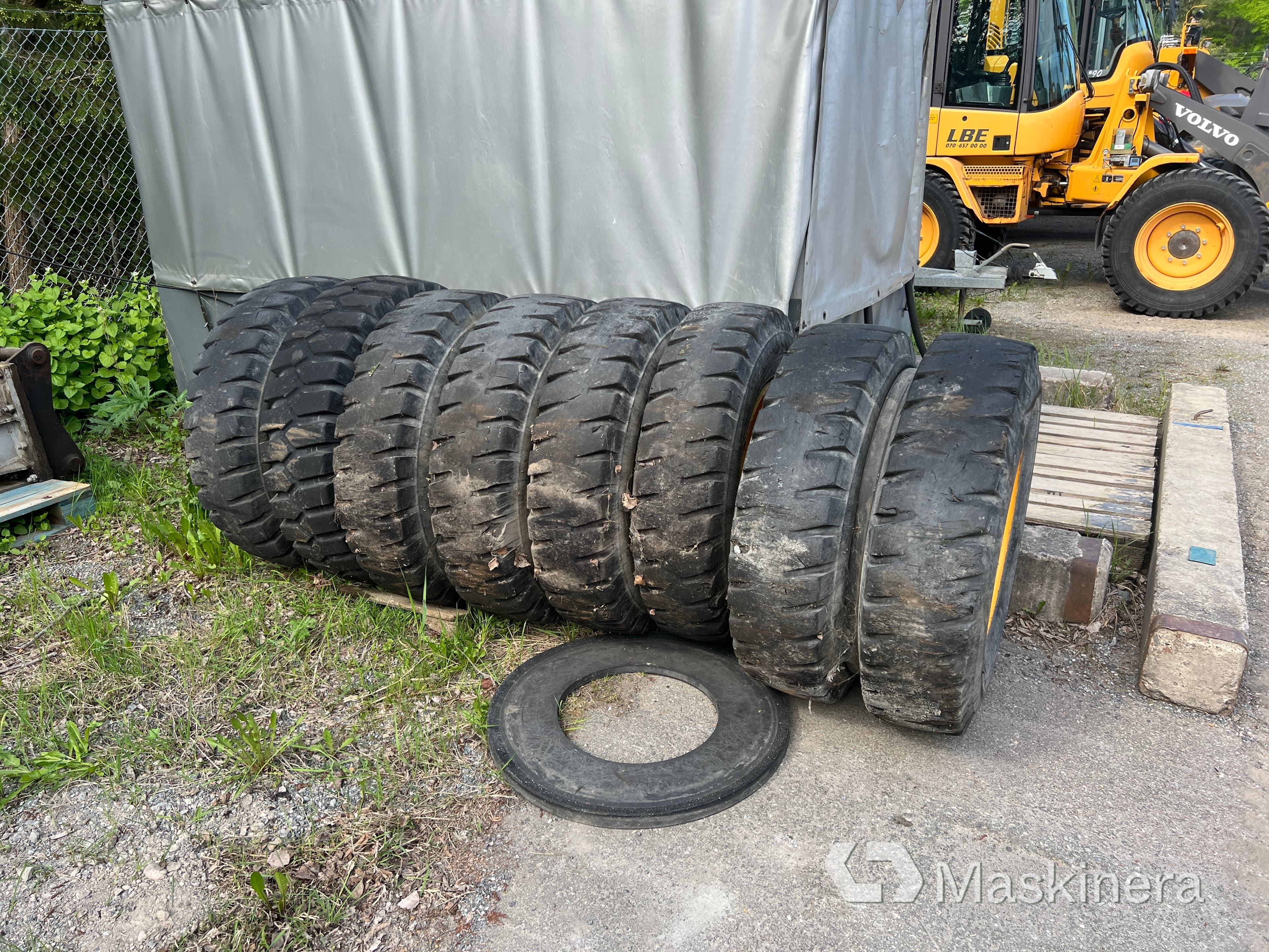 Däck Dubbelmontage Nokian Armor Gard