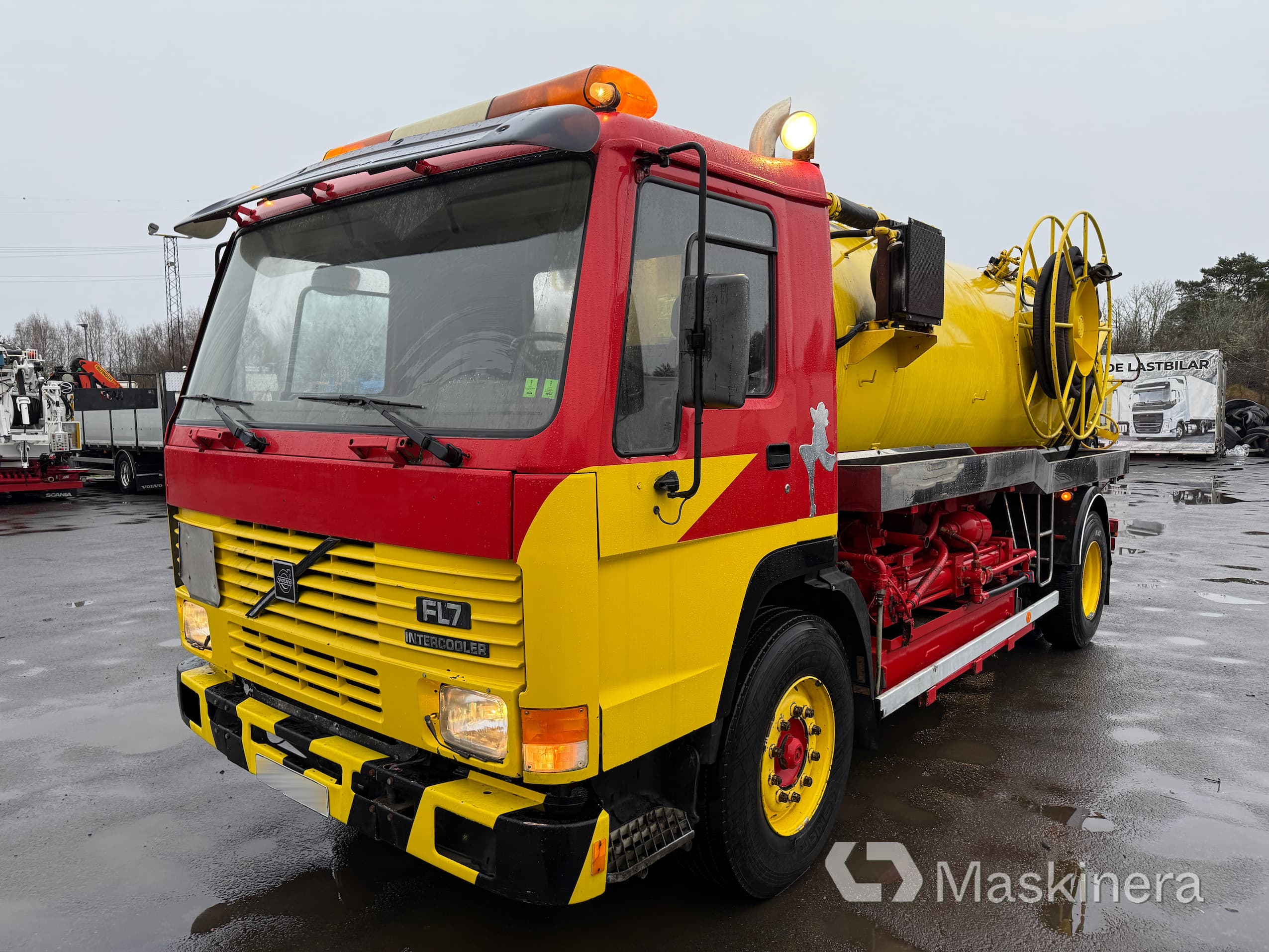 Slamsug / Spolbil Volvo FL10 4X2