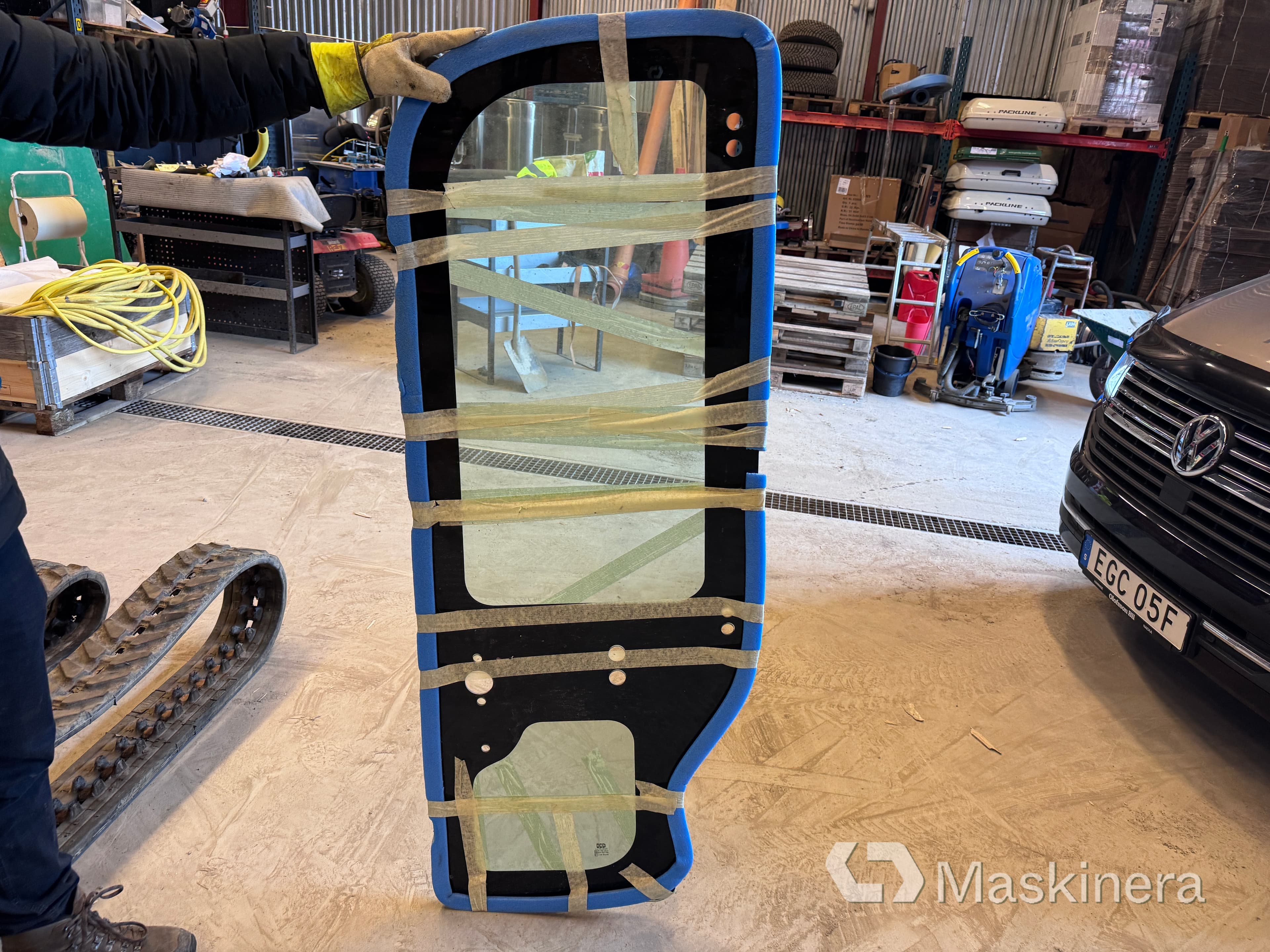 Glasruta till en Case CX18B