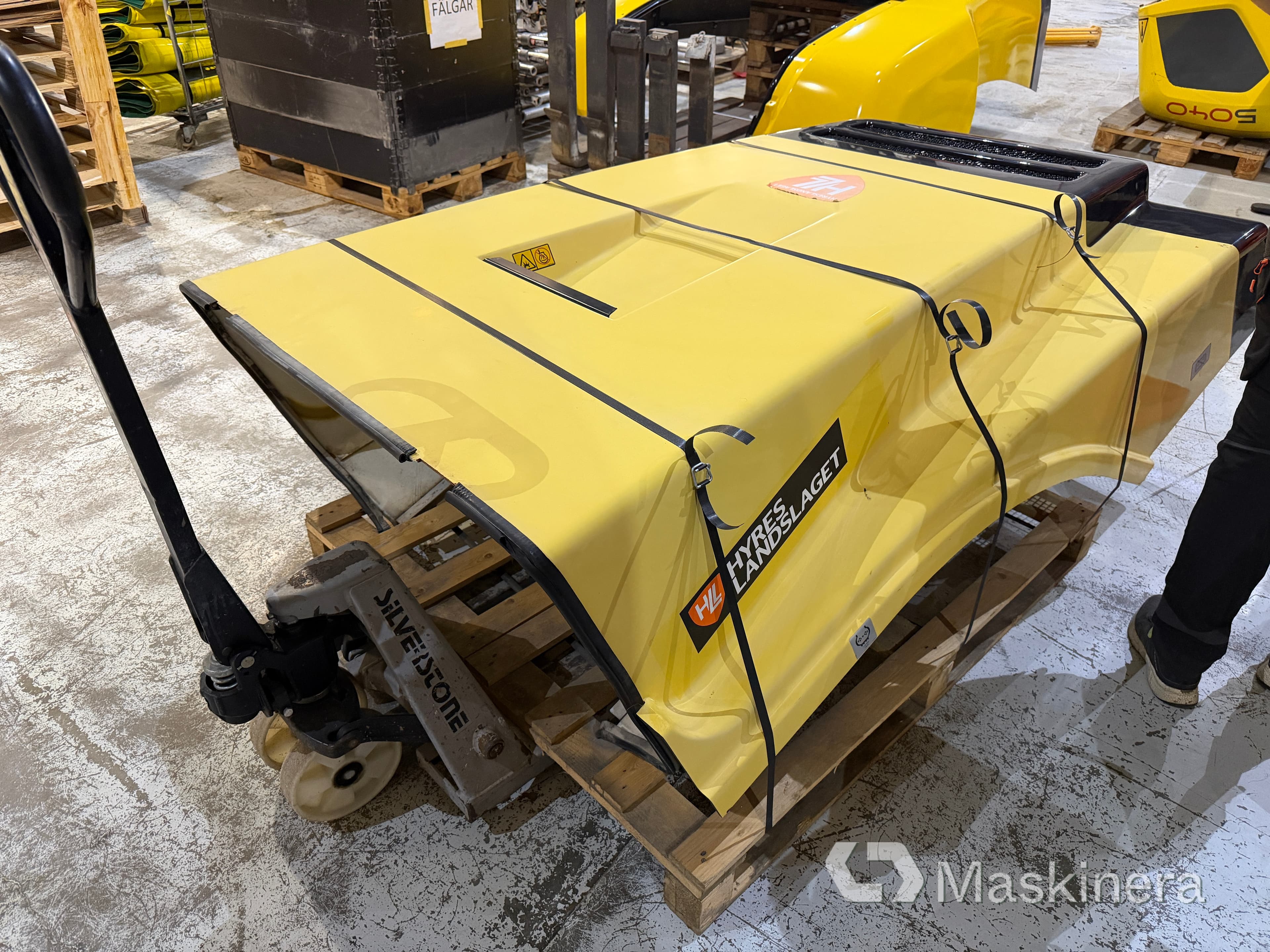 Motorhuv till Dynapac CA152