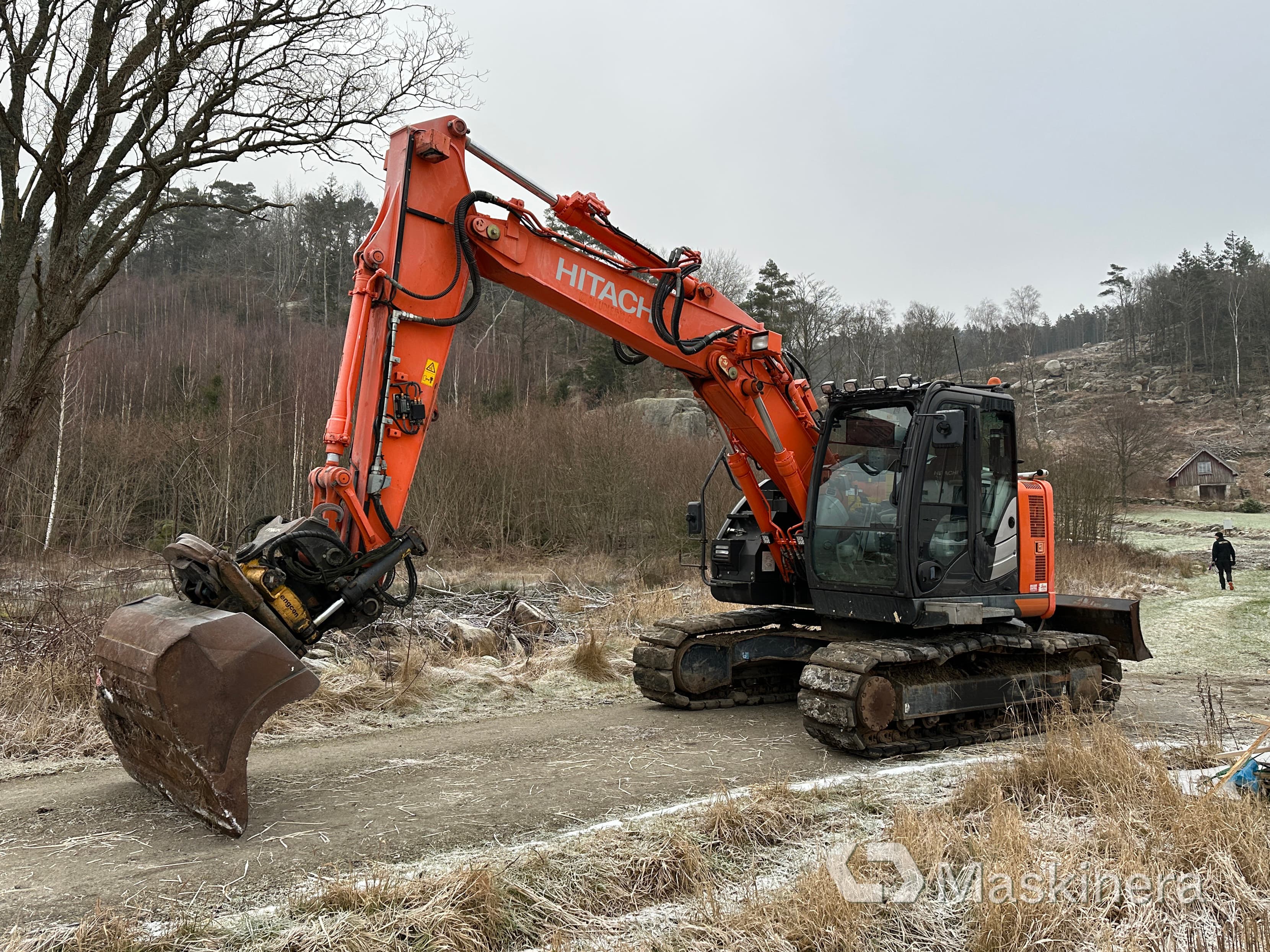 Grävmaskin Hitachi ZX135US-6