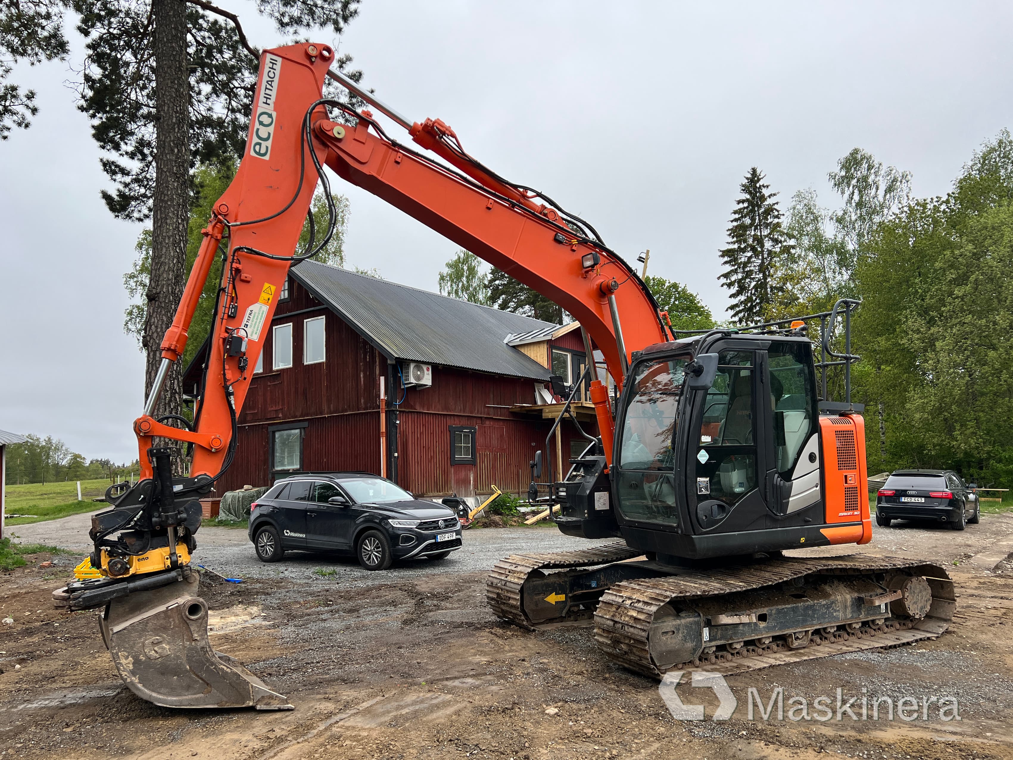 Grävmaskin Hitachi ZX135US-6 med tillbehör