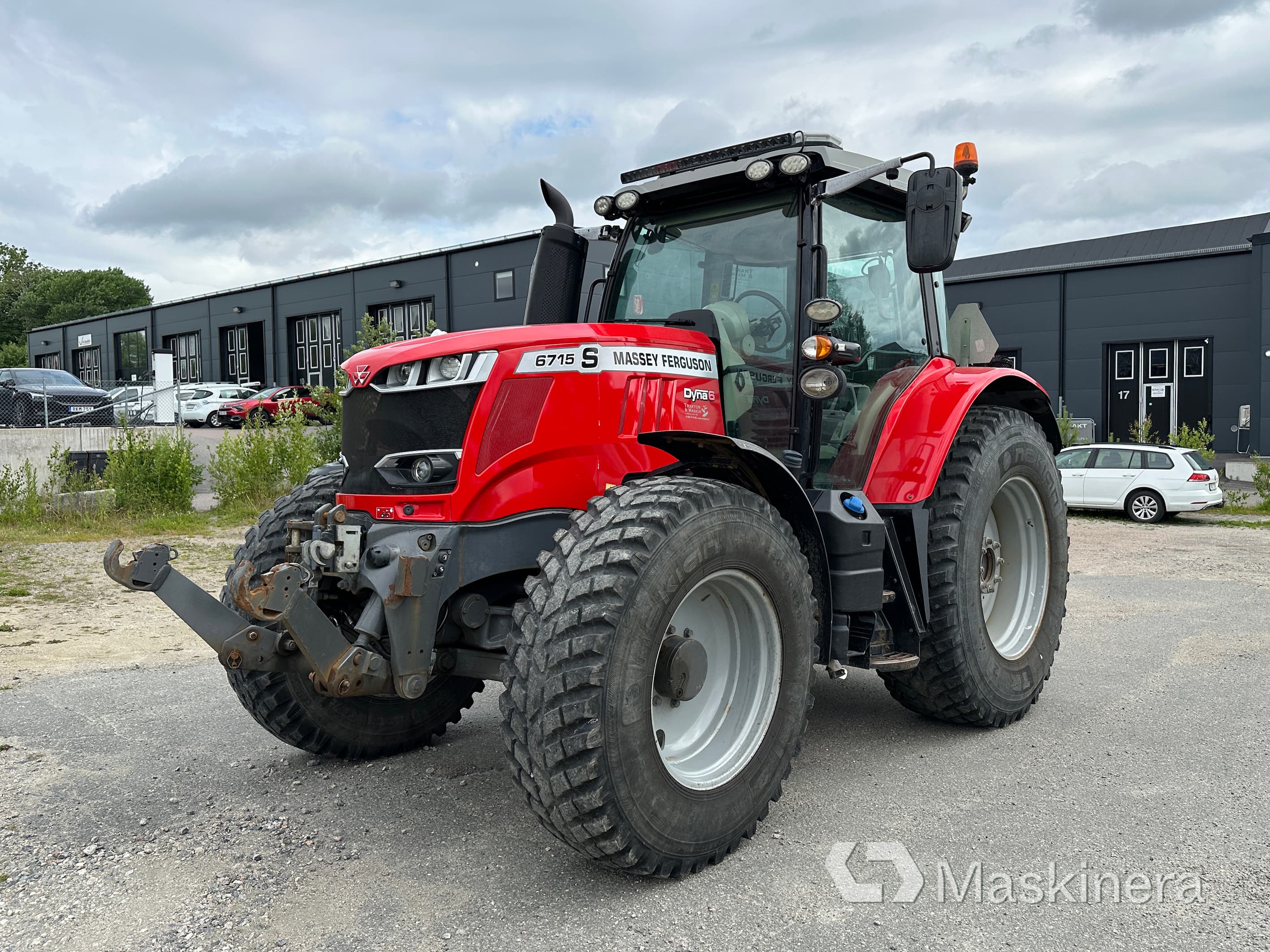 Traktor Massey Fergusson MF 6715 S + Bigab 10-14 G2