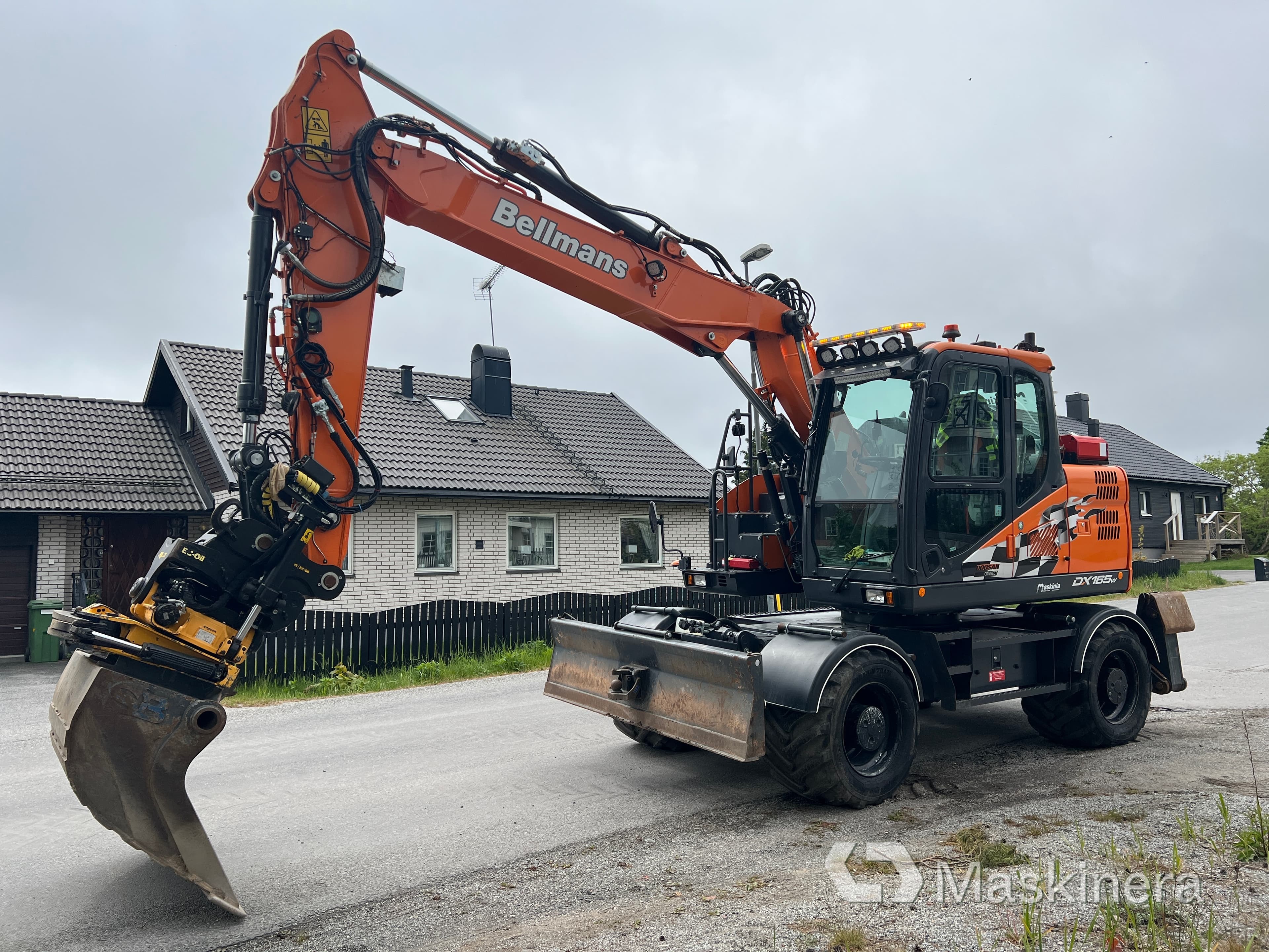 Hjulgrävare Doosan DX165W-5 med tillbehör