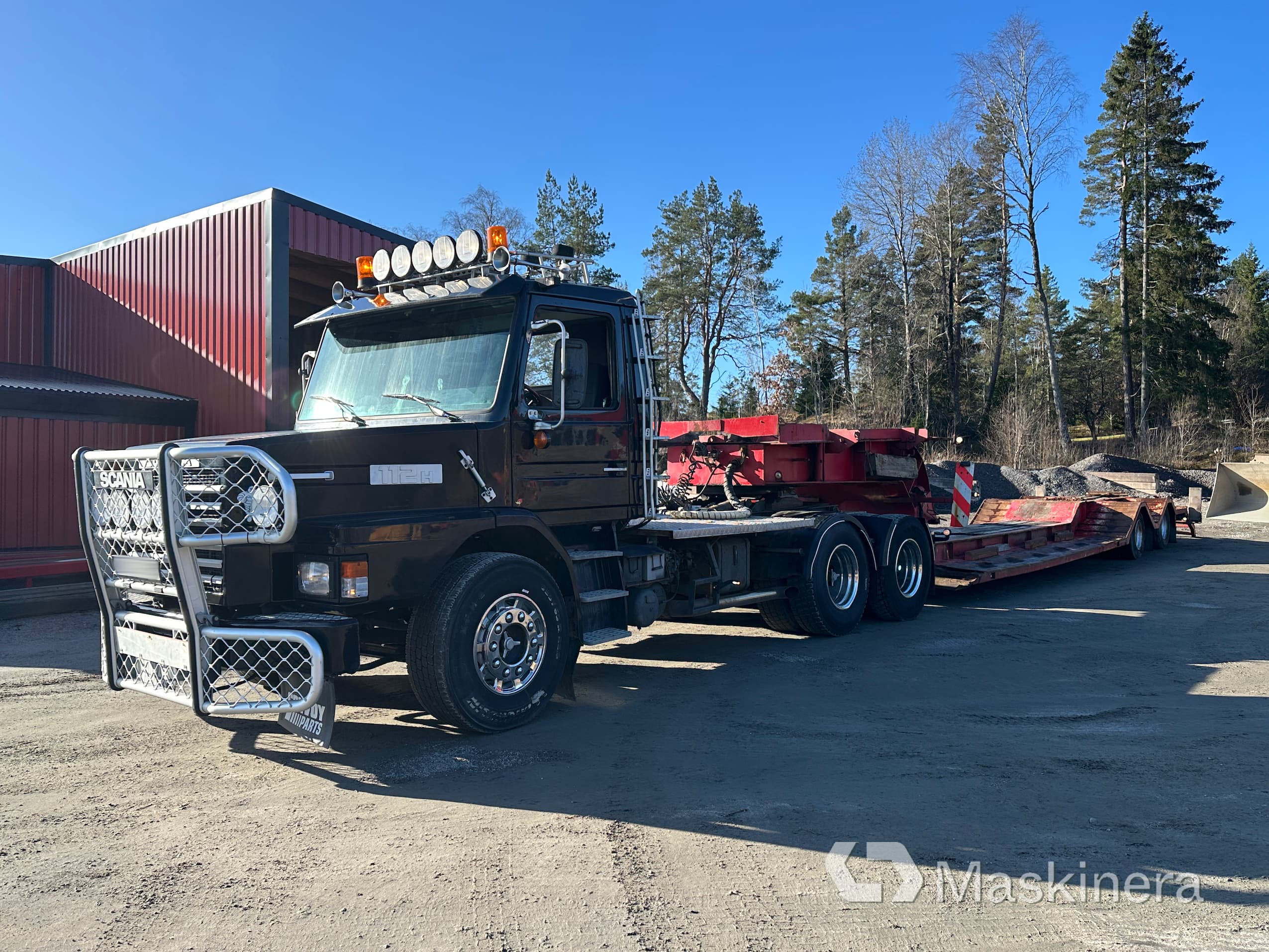 Scania 112H med Modigs Maskintrailer Avbröstbar