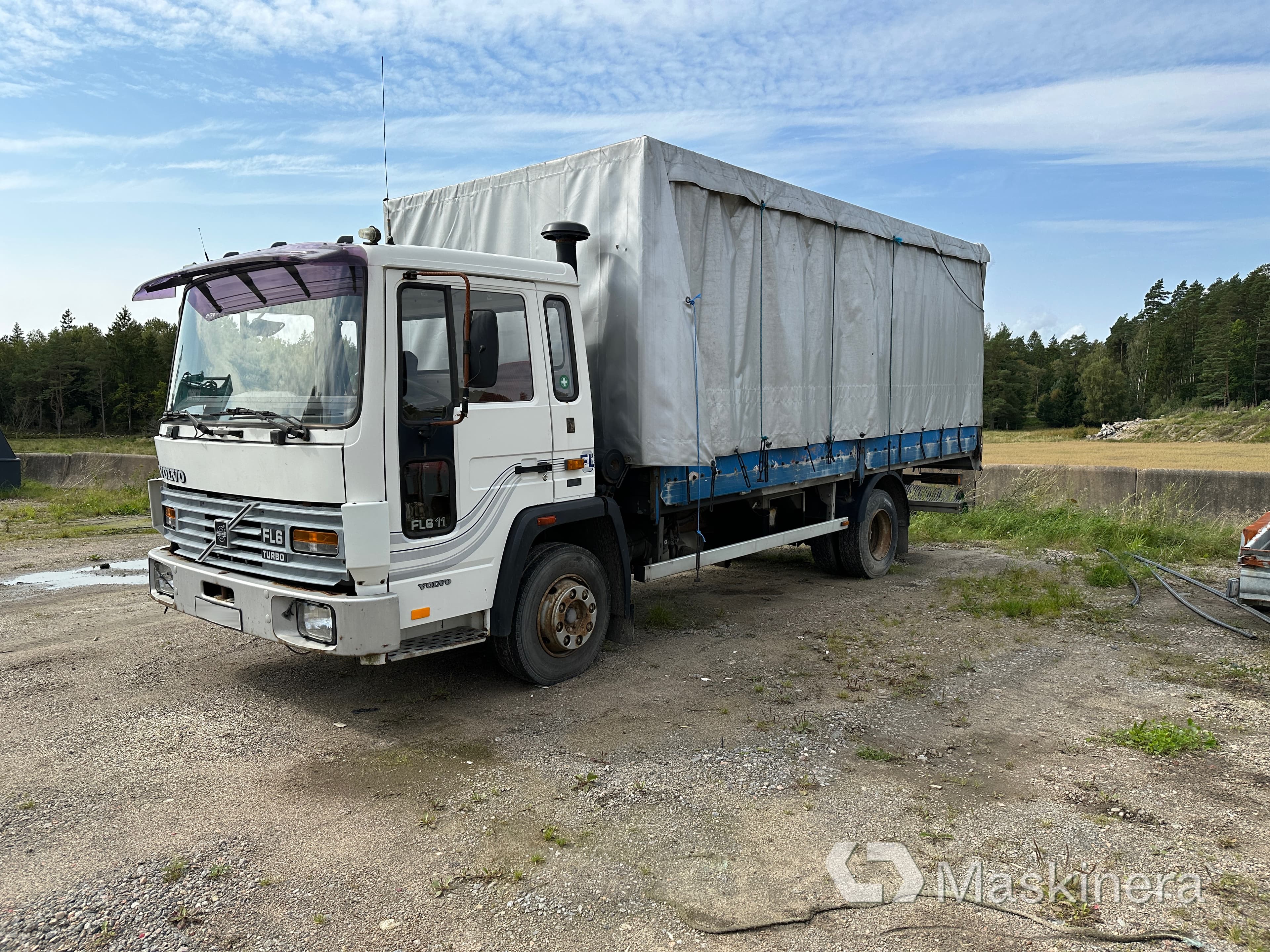 Flakbil Volvo FL611