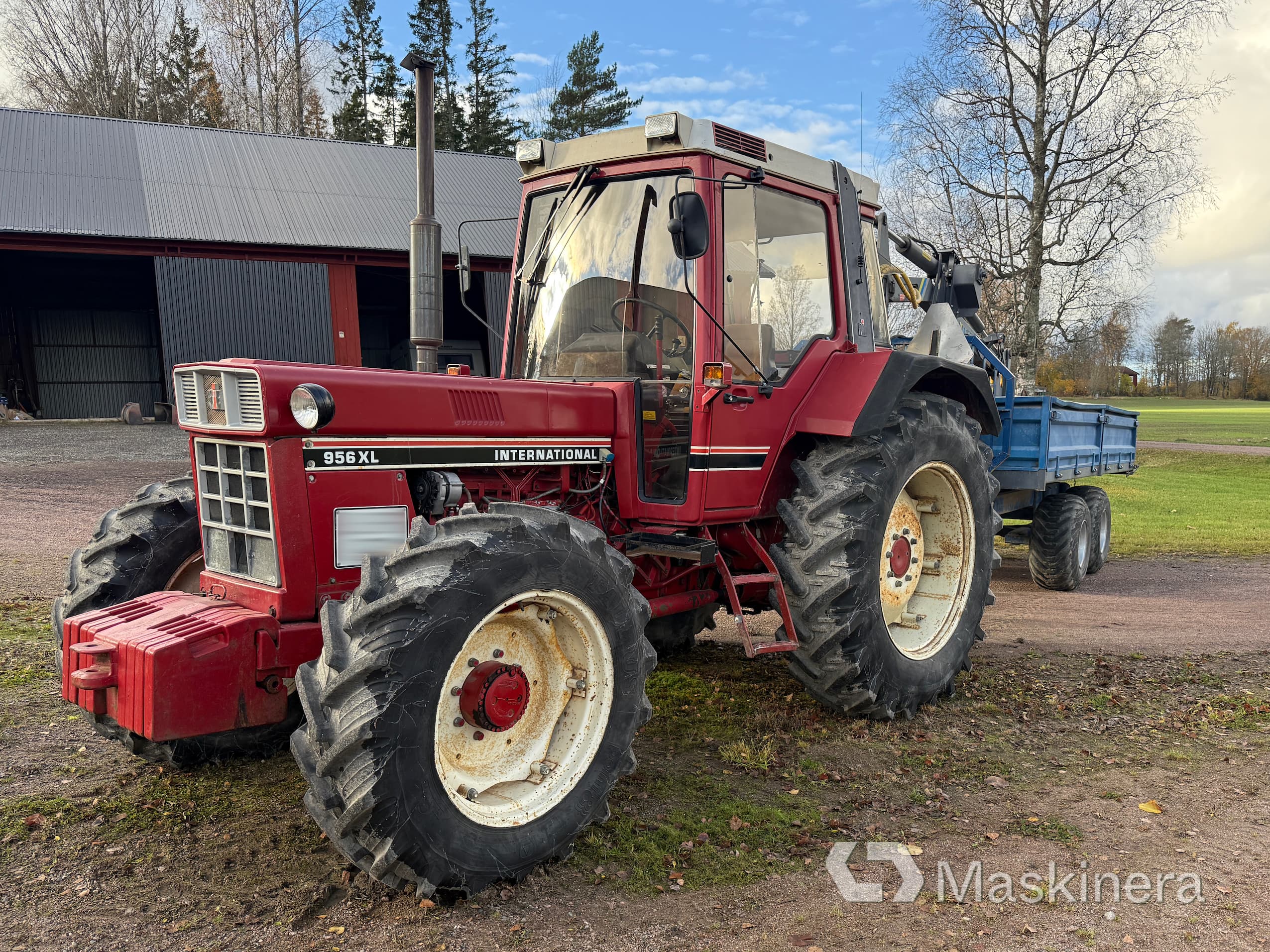 Traktor International 956 AXL