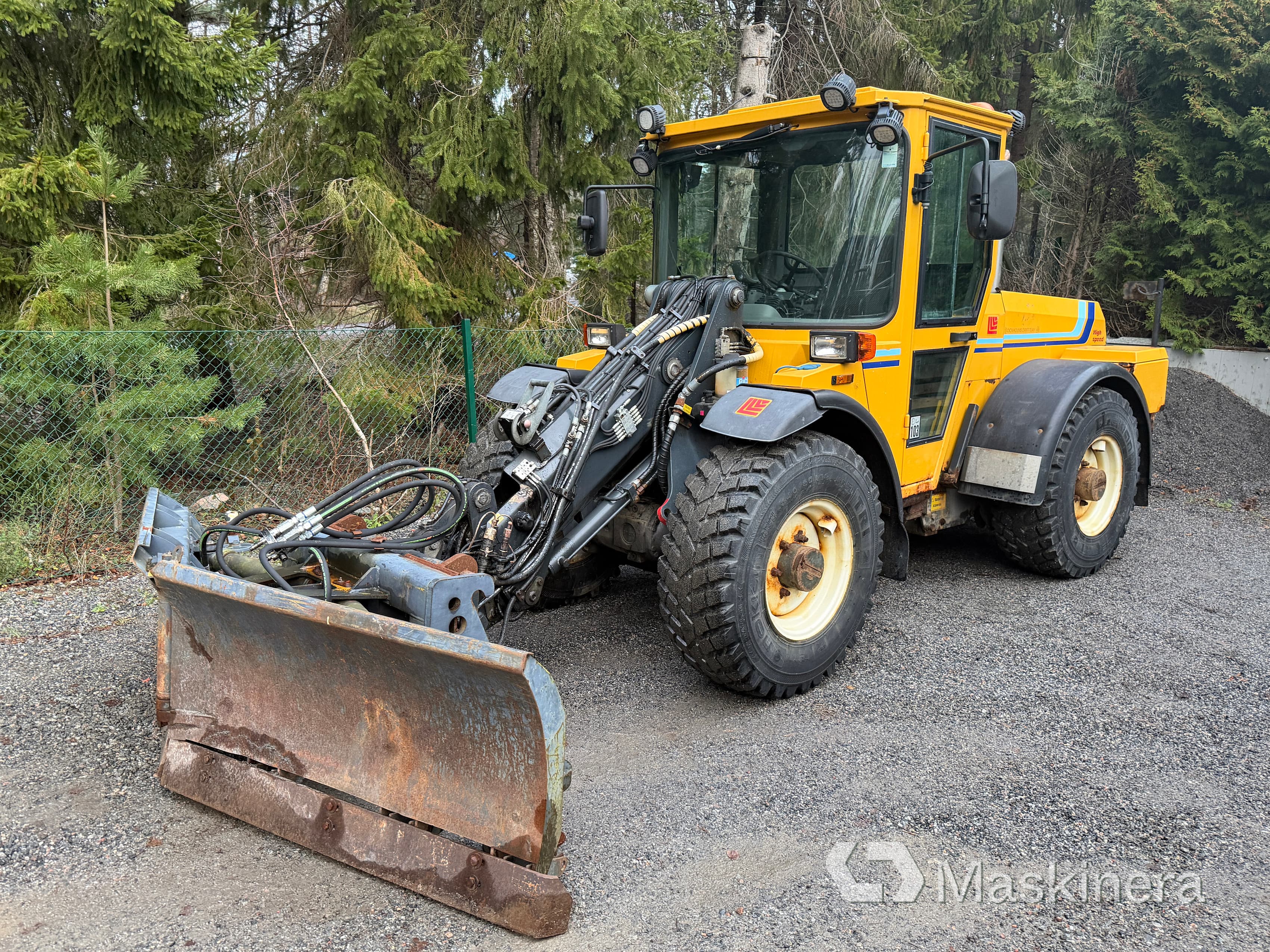 Hjullastare Lundberg 4200 Ls med vikplog